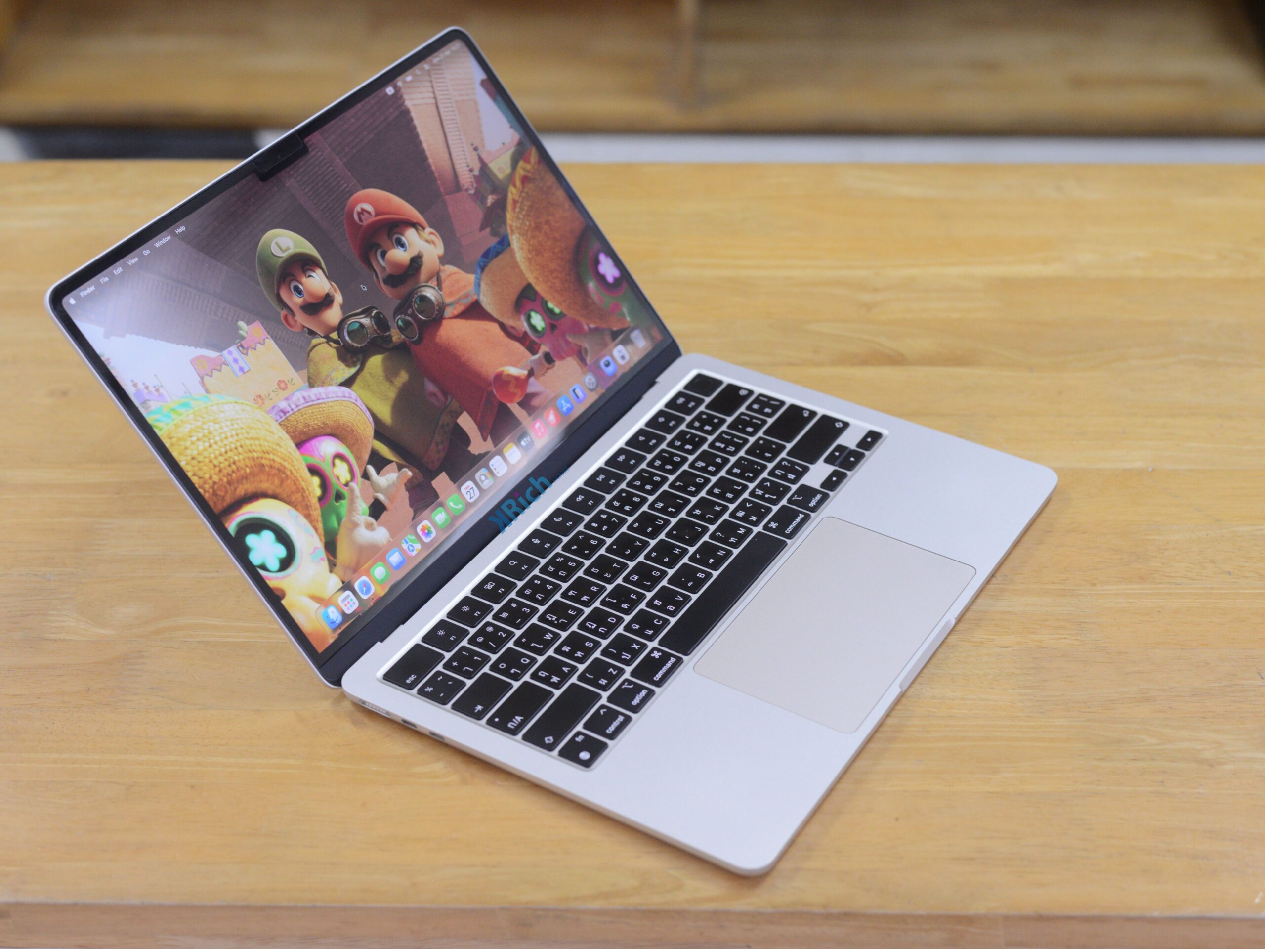 MacBook Air Liquid Retina 13-inch 2022 Apple M2 8-Core GPU 8-Core RAM 8GB SSD 512GB (Starlight) Full Box - Image 3