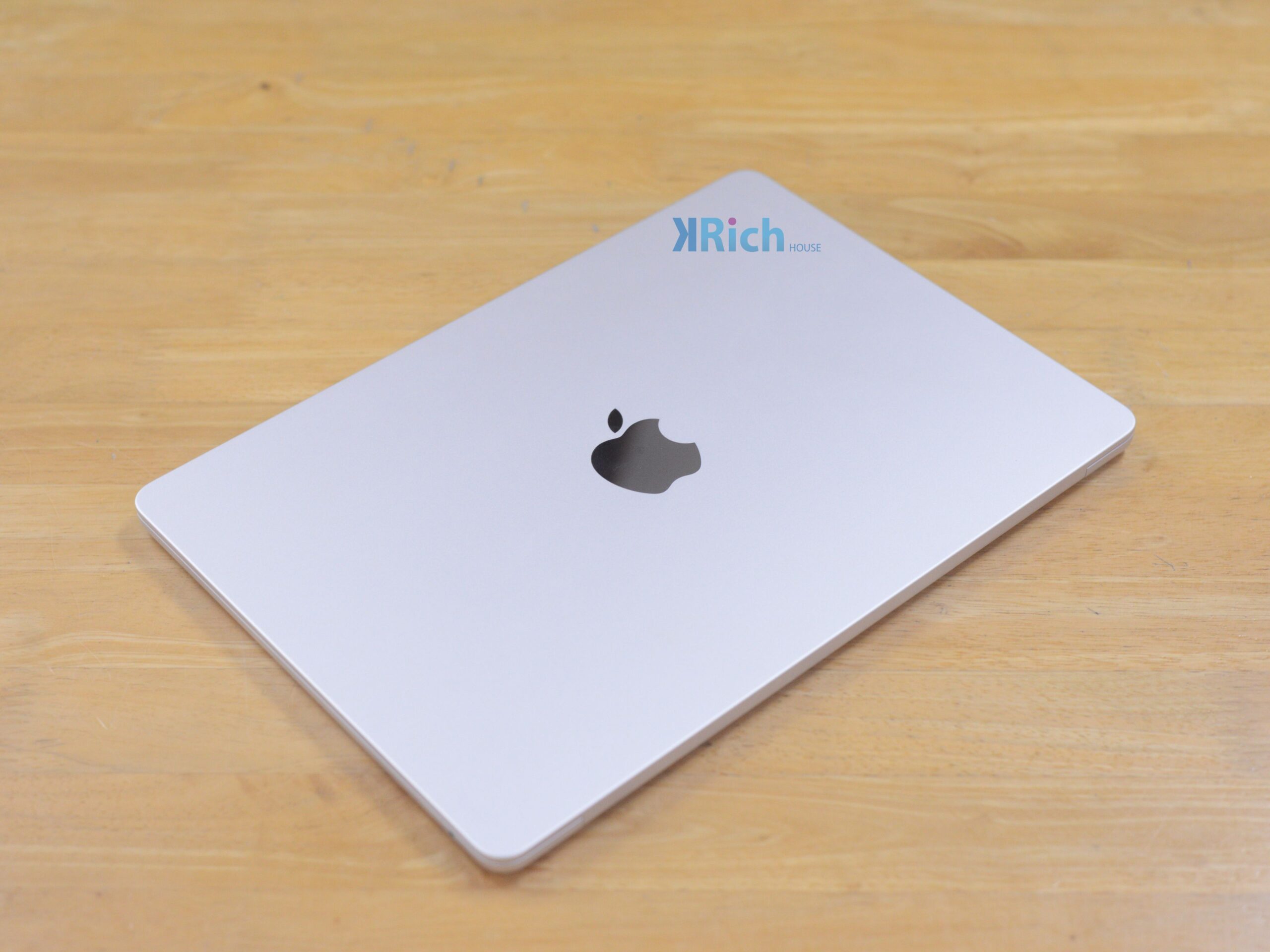 MacBook Air Liquid Retina 13-inch 2022 Apple M2 8-Core GPU 8-Core RAM 8GB SSD 512GB (Starlight) Full Box - Image 5