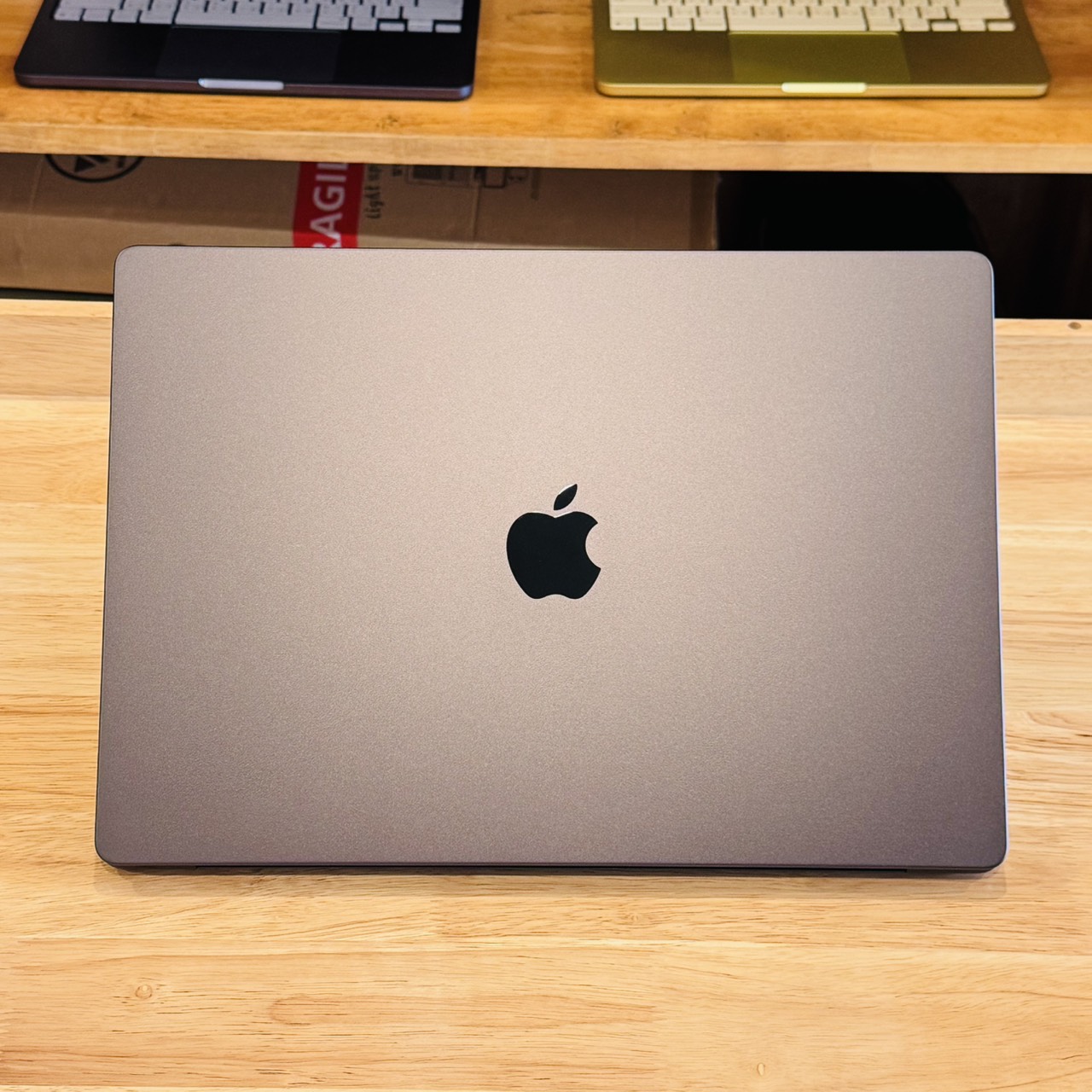 Apple MacBook Pro 16-inch 2026 Apple M5 Pro 18-Core CPU 20-Core GPU 24GB 1TB Space Black Used Like New Warranty until 6-08-2028 - Image 10