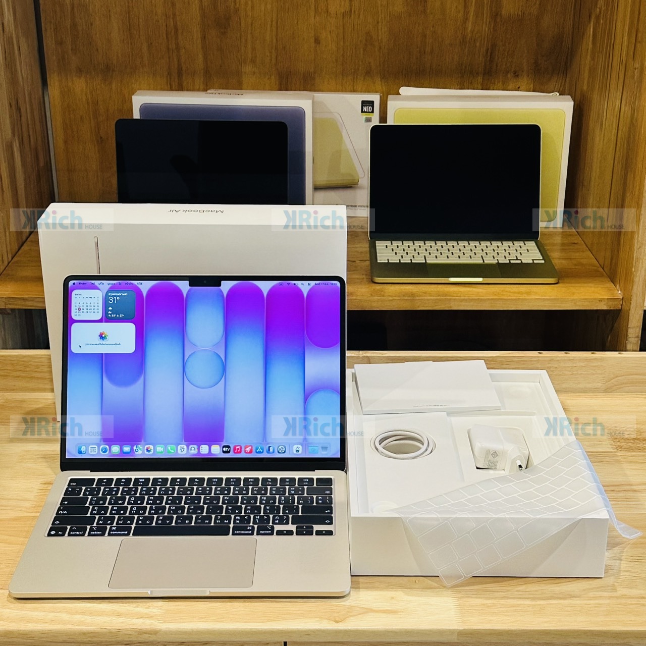 Apple MacBook Air (13-inch, M5) 2026 Apple M5 10-Core CPU 10-Core GPU 16GB 1TB Starlight Pre-owned Store Warranty until 15 June 2027
