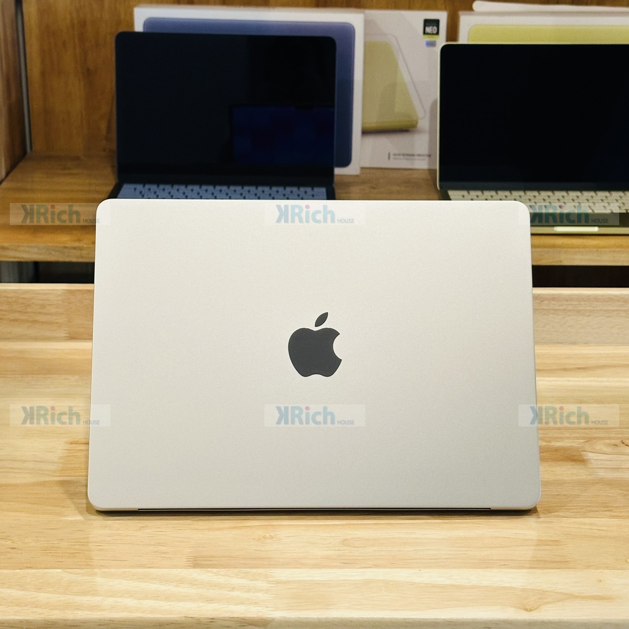 Apple MacBook Air (13-inch, M5) 2026 Apple M5 10-Core CPU 10-Core GPU 16GB 1TB Starlight Pre-owned Store Warranty until 15 June 2027 - Image 2