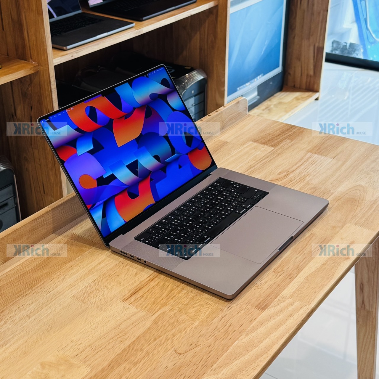 Apple MacBook Pro 16-inch (2023) M2 Max 12-Core CPU 30-Core GPU 32GB 1TB Space Gray Used 1-Month Warranty - Image 3