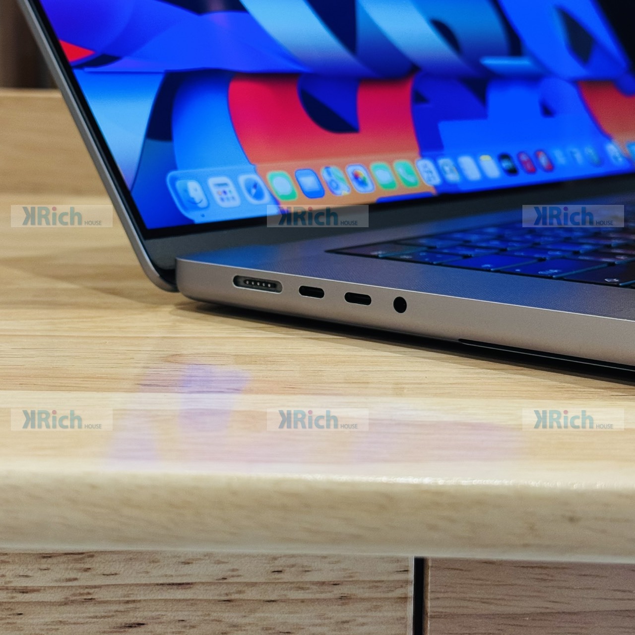 Apple MacBook Pro 16-inch (2023) M2 Max 12-Core CPU 30-Core GPU 32GB 1TB Space Gray Used 1-Month Warranty - Image 6
