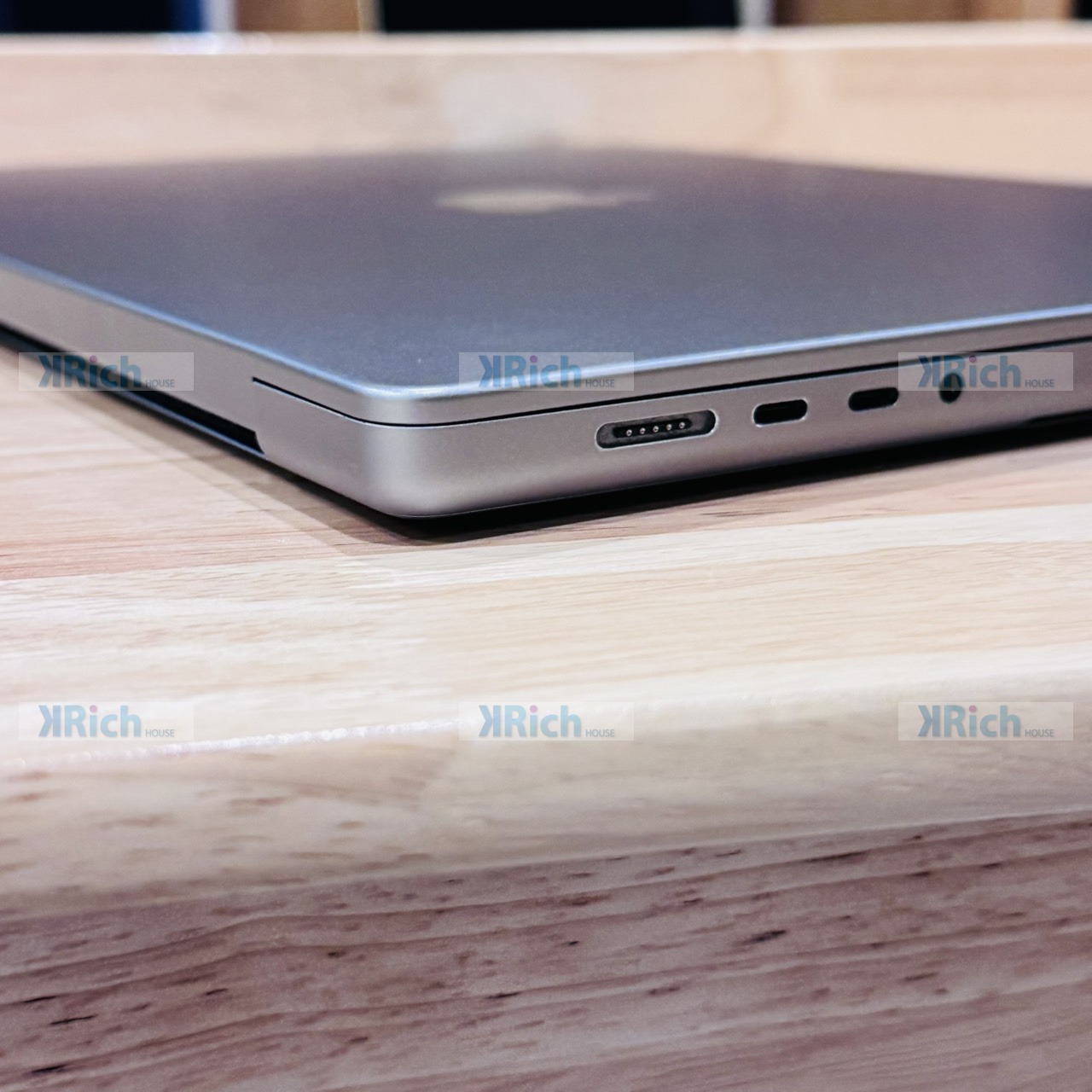 Apple MacBook Pro 16-inch (2021) M1 Max 10-Core CPU 24-Core GPU 32GB 1TB Space Gray Used 1-Month Warranty - Image 6