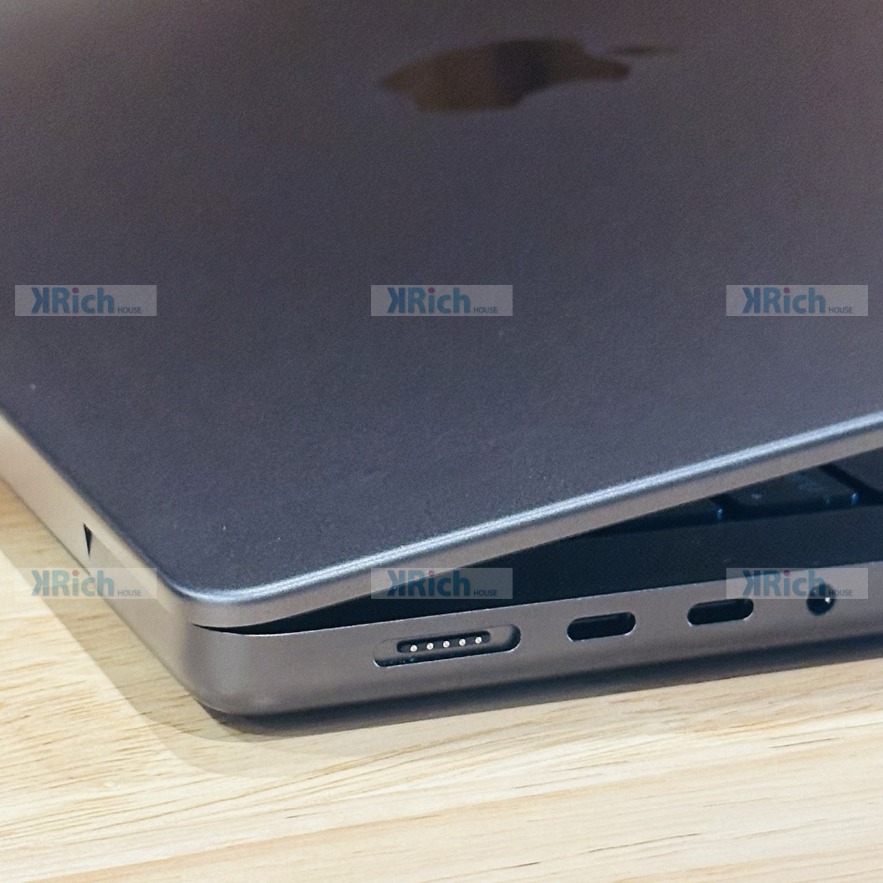 Apple MacBook Pro 14-inch (M5) 2025 Apple M5 10-Core CPU 10-Core GPU 16GB 1TB Space Black Used Like New KRich House Warranty until 04-08-70 - Image 7