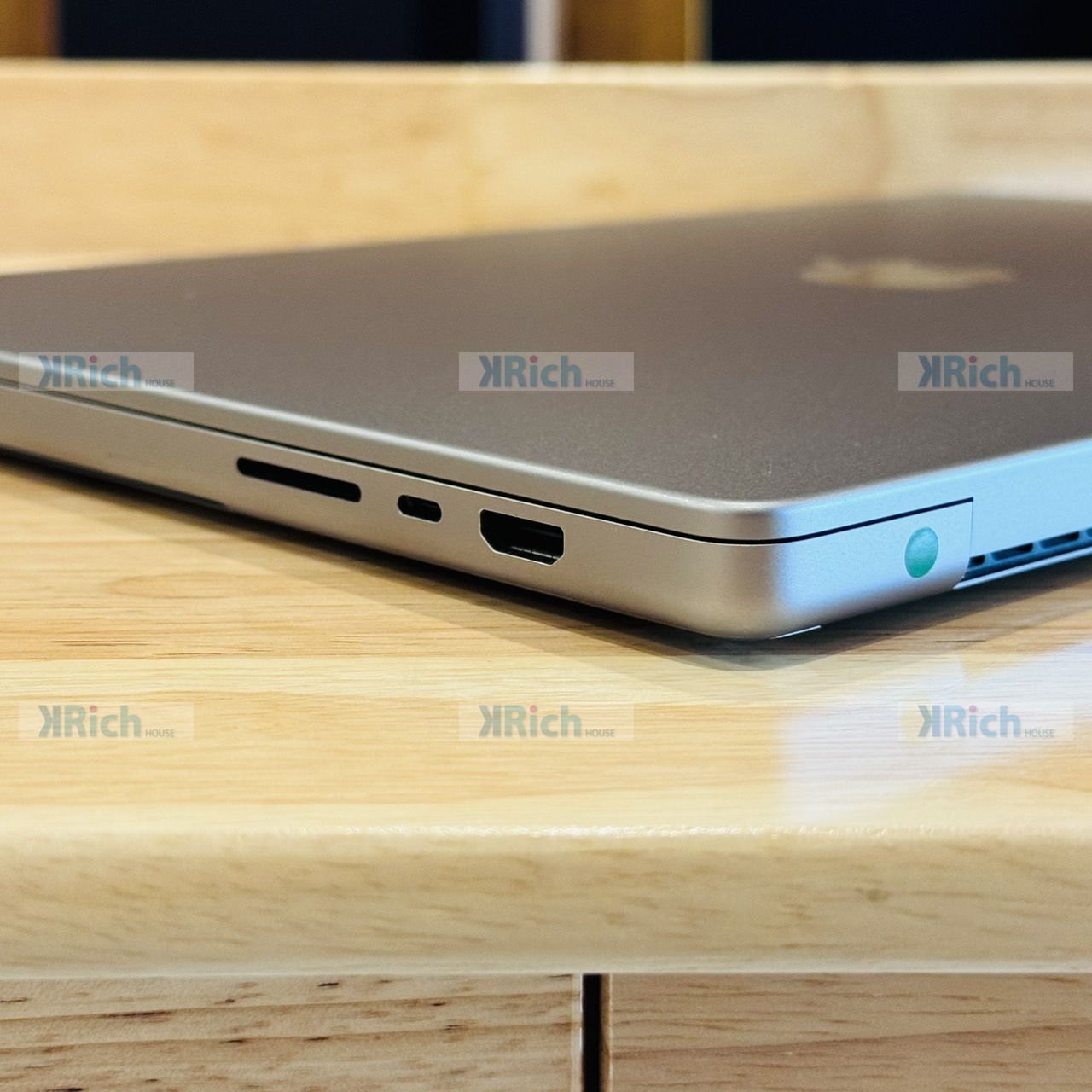 Apple MacBook Pro 16-inch (2023) M2 Max 12-Core CPU 30-Core GPU 32GB 1TB Space Gray Used 1-Month Warranty - Image 7