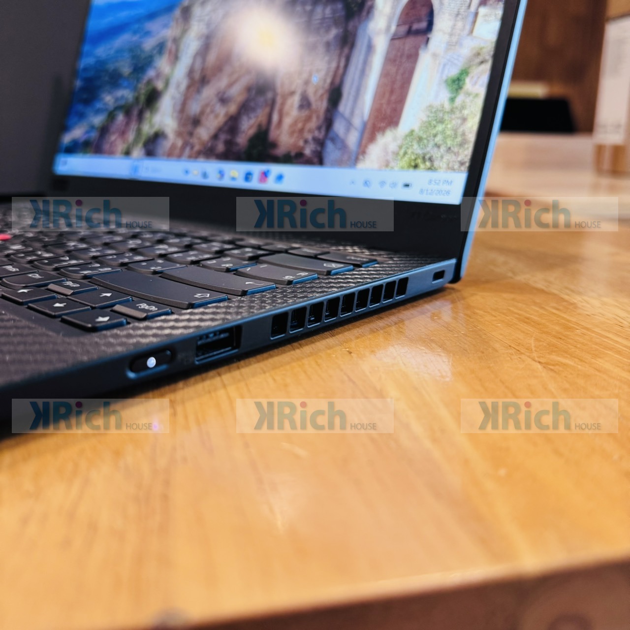 Lenovo ThinkPad X1 Carbon 7th Gen (2019) Intel Core i7-10510U 4-Core Intel UHD Graphics 16GB 512GB Used 1-Month Warranty - Image 8