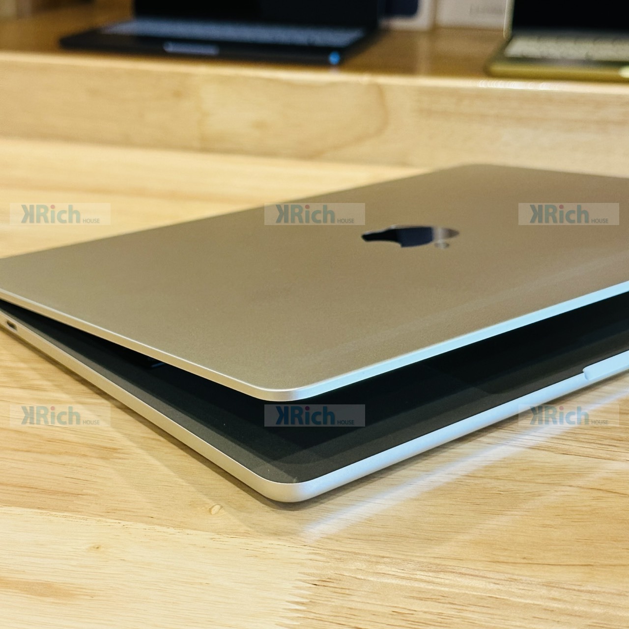 Apple MacBook Air (13-inch, M5) 2026 Apple M5 10-Core CPU 10-Core GPU 16GB 1TB Starlight Pre-owned Store Warranty until 15 June 2027 - Image 9