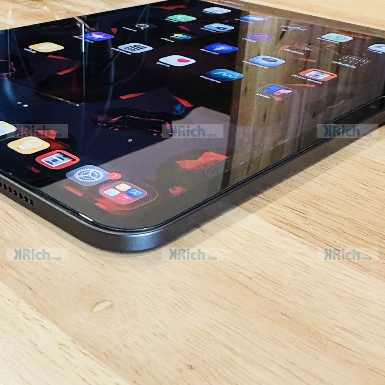 Apple iPad Pro 11-inch (M4) Wi-Fi 2024 Space Black 9-Core CPU 10-Core GPU 8GB RAM 256GB Used 1-Month Store Warranty - Image 9
