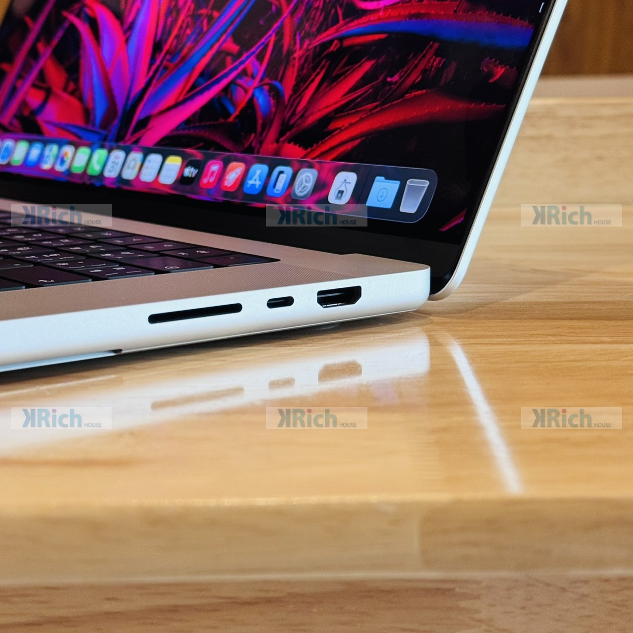 Apple MacBook Pro 16-inch (2021) MacBook Pro 16-inch (2021) M1 Pro 10-Core CPU 16-Core GPU 16GB 512GB Silver Used 1-Month Warranty - Image 9