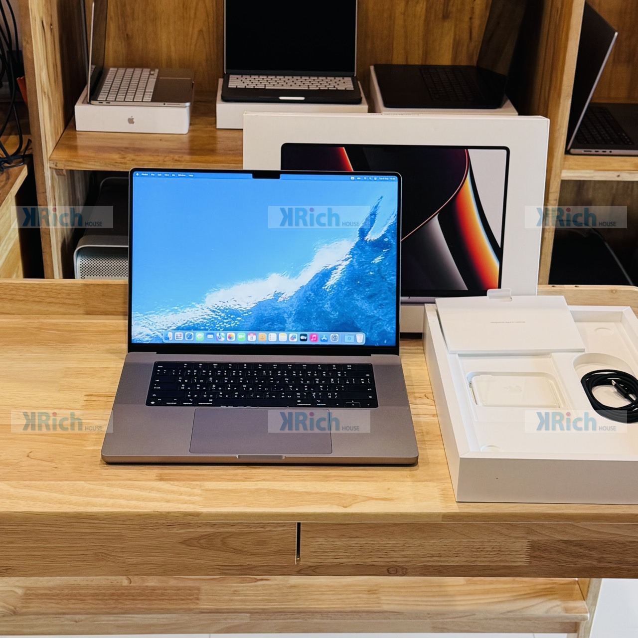 Apple MacBook Pro 16-inch (2021) MacBook Pro 16-inch (2021) M1 Pro 10-Core CPU 16-Core GPU 16GB 512GB Space Gray Used 1-Month Warranty