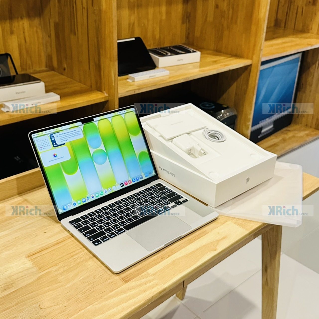 Apple MacBook Air 13-inch (M5, 2026) MacBook Air 13-inch (2026) M5 10-Core CPU 8-Core GPU 16GB 512GB Silver Used Excellent Condition Warranty until 25-03-70
