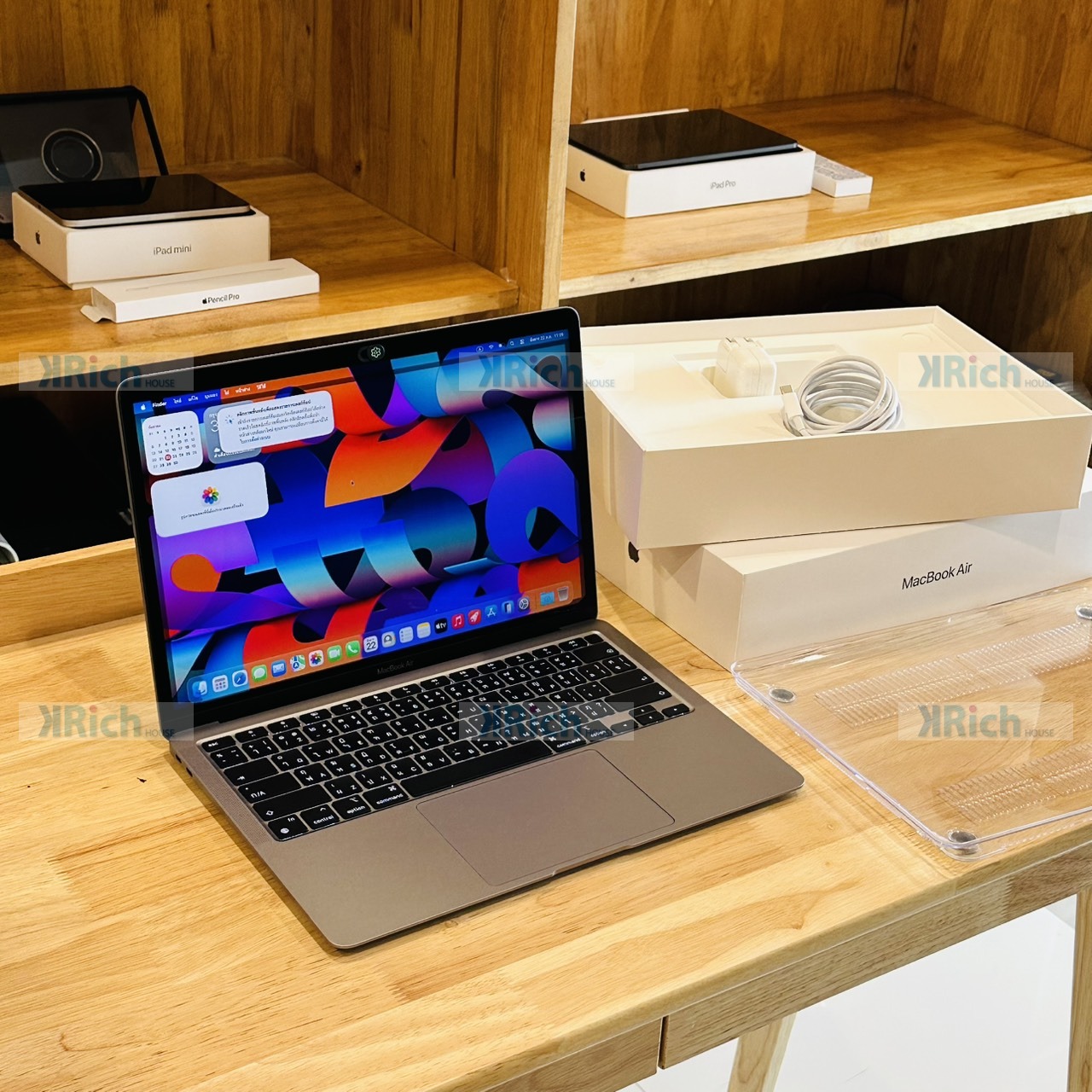 Apple MacBook Air 13-inch (M1, 2020) MacBook Air 13-inch (M1, 2020) M1 8-Core CPU 7-Core GPU 8GB 256GB SSD Space Gray Used Apple Care Plus15-07-2027 - Image 2