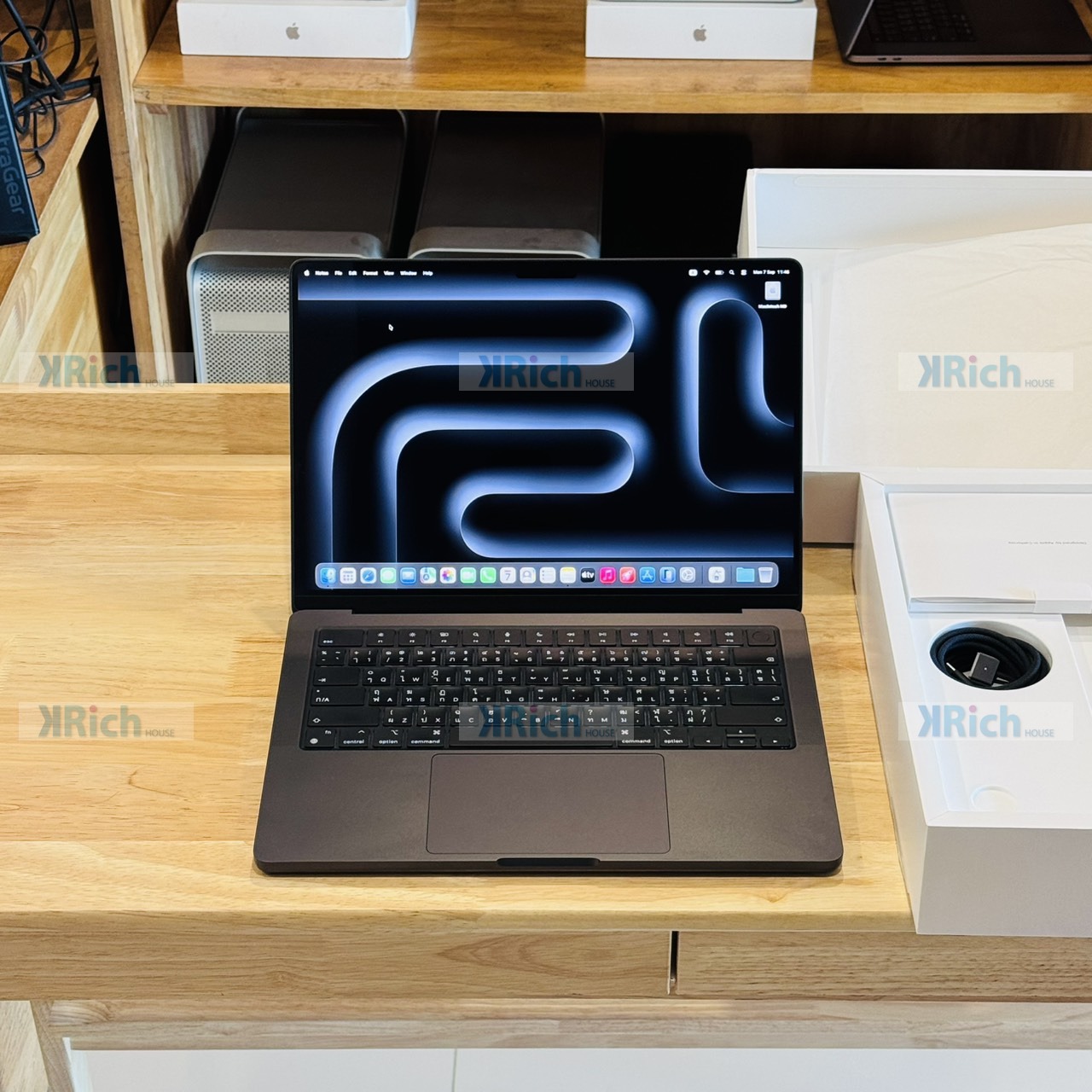 Apple MacBook Pro (14-inch, M4, 2024) MacBook Pro (14-inch, M4, 2024) 10-Core CPU 10-Core GPU 16GB 512GB Space Black Used 1-Month Warranty - Image 2