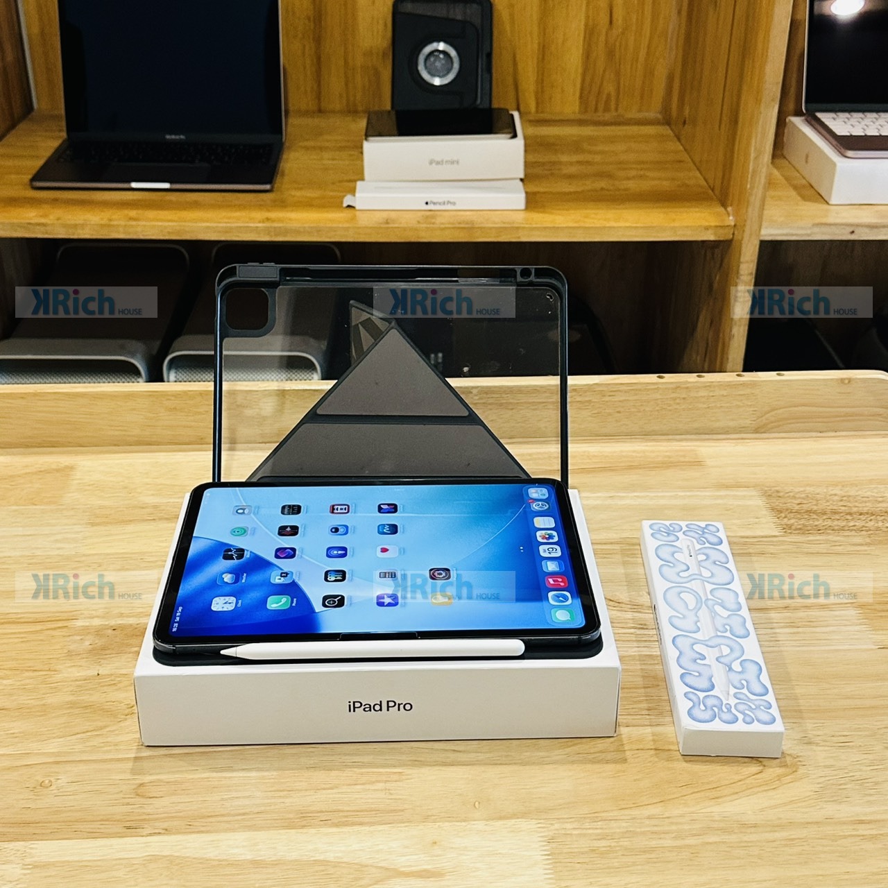 Apple iPad Pro 11-inch (M4) Wi-Fi + Cellular iPad Pro 11-inch (M4) Wi-Fi + Cellular 2024 Space Black, M4 9-Core CPU 10-Core GPU, 8GB RAM, 256GB, Used Excellent Condition, 1-Month Store Warranty - Image 2