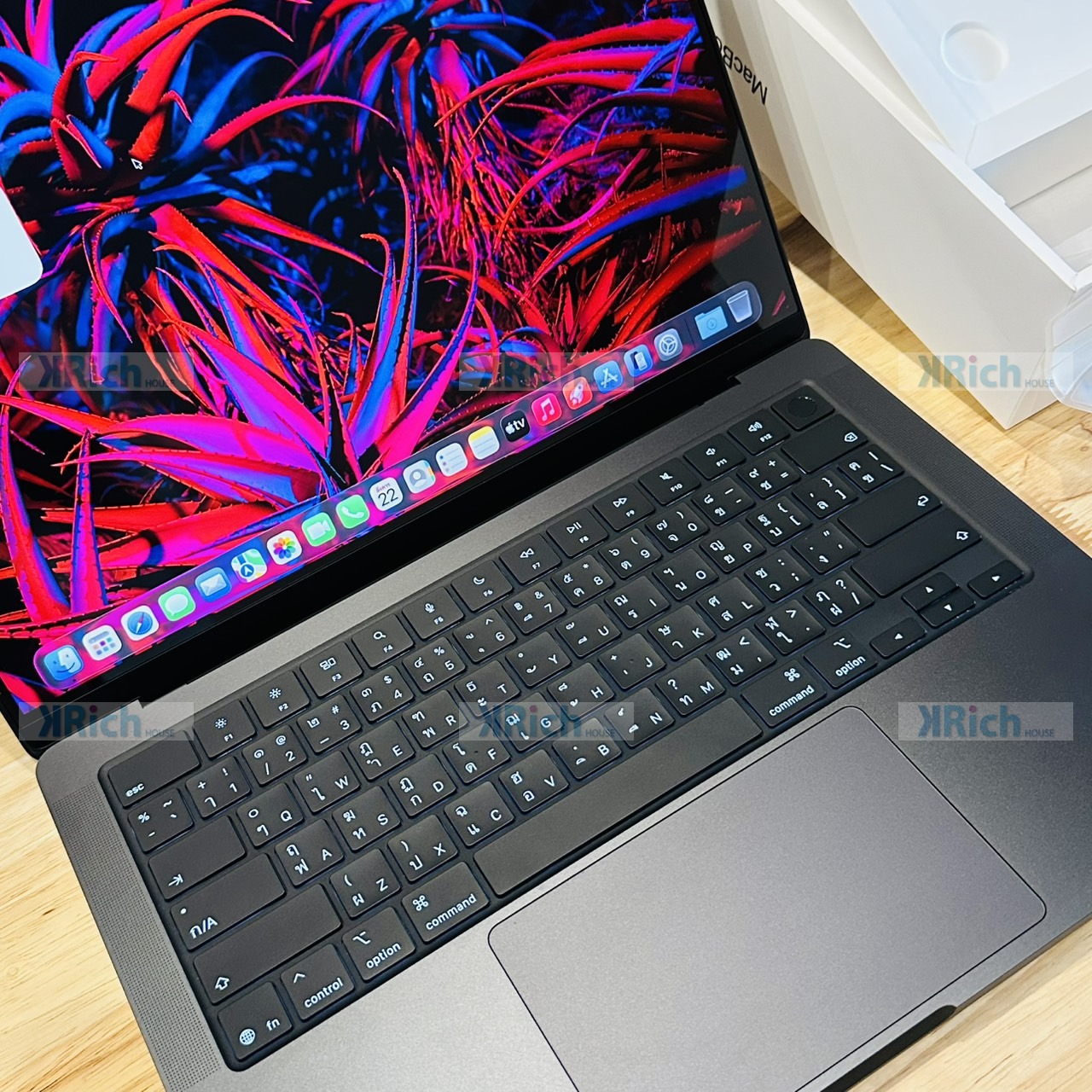 Apple MacBook Pro (14-inch, M5) MacBook Pro 14-inch (M5, 2025) 10-Core CPU 10-Core GPU 16GB 1TB Space Black Used, Center Warranty until 17 Jun 2027 - Image 2