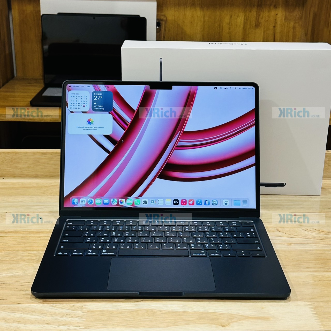 Apple MacBook Air 13-inch MacBook Air 13-inch (2026) M5 10-Core CPU 8-Core GPU 16GB 512GB Midnight Used, Authorized Service Warranty until 26 Apr 2027