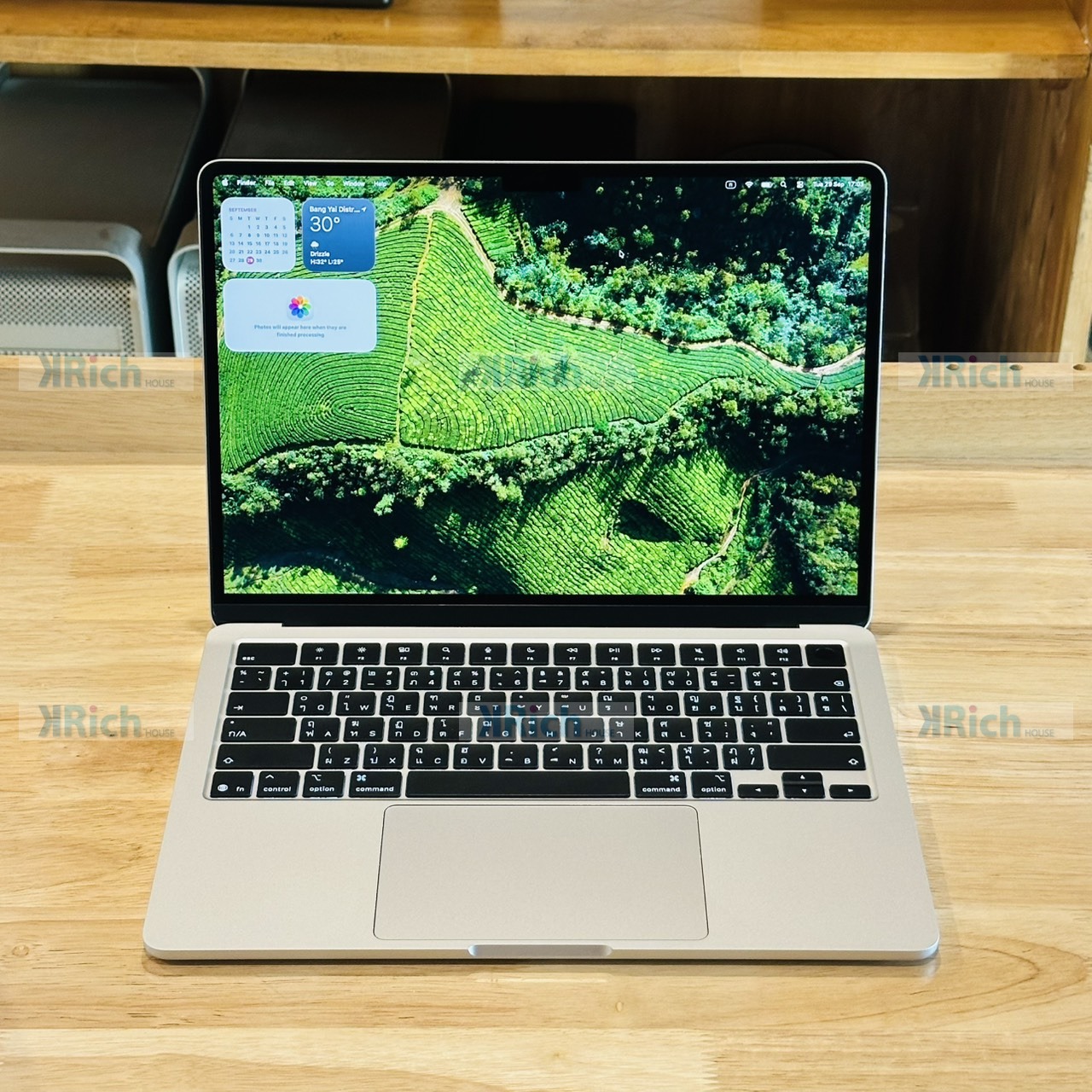 Apple MacBook Air 13-inch (M4, 2025) MacBook Air 13-inch (M4, 2025) M4 10-Core CPU 8-Core GPU 16GB 256GB Starlight Used, Official Service Center Warranty until 23 Oct 2026