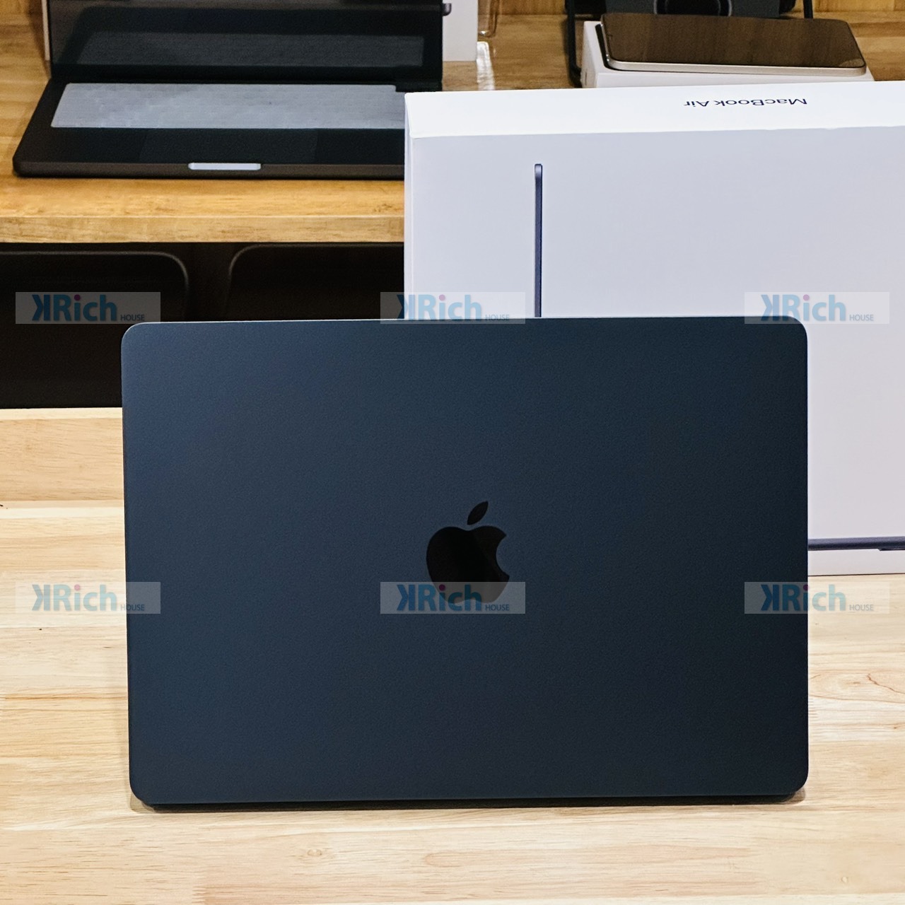 Apple MacBook Air 13-inch MacBook Air 13-inch (2026) M5 10-Core CPU 8-Core GPU 16GB 512GB Midnight Used, Authorized Service Warranty until 26 Apr 2027 - Image 3