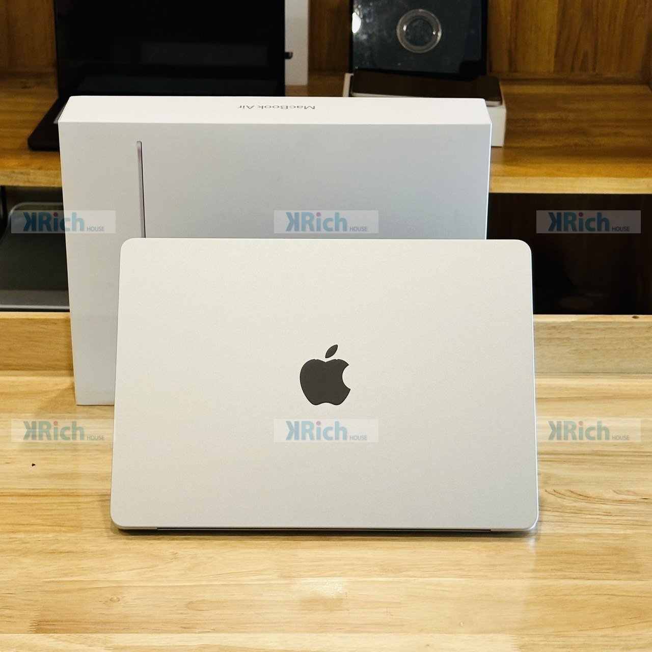 Apple MacBook Air 13-inch (M4, 2025) MacBook Air 13-inch (M4, 2025) M4 10-Core CPU 8-Core GPU 16GB 256GB Starlight Used, Official Service Center Warranty until 23 Oct 2026 - Image 3