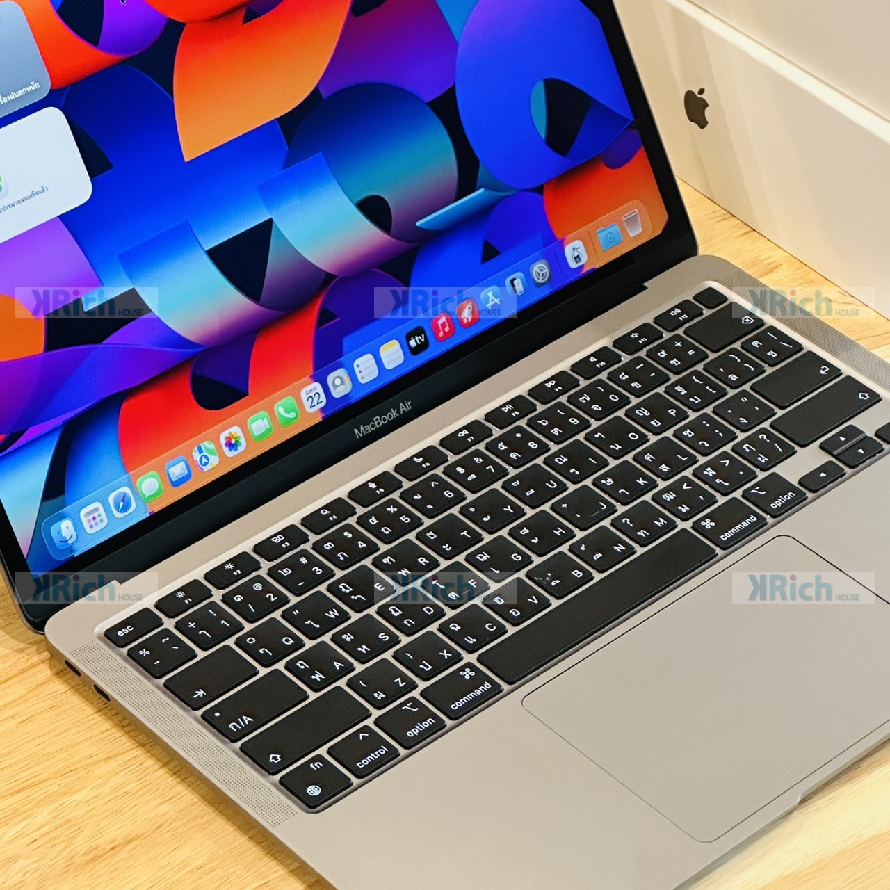 Apple MacBook Air 13-inch (M1, 2020) MacBook Air 13-inch (M1, 2020) M1 8-Core CPU 7-Core GPU 8GB 256GB SSD Space Gray Used Apple Care Plus15-07-2027 - Image 4