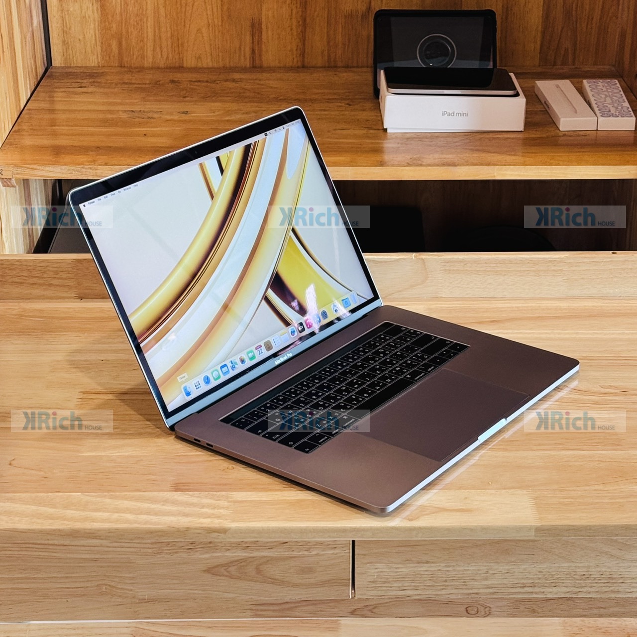 Apple MacBook Pro 15-inch (2019) MacBook Pro 15-inch (2019) 2.4GHz 8-Core Intel Core i9 Radeon Pro 555X 4GB 32GB 512GB Used 1-Month Warranty - Image 4