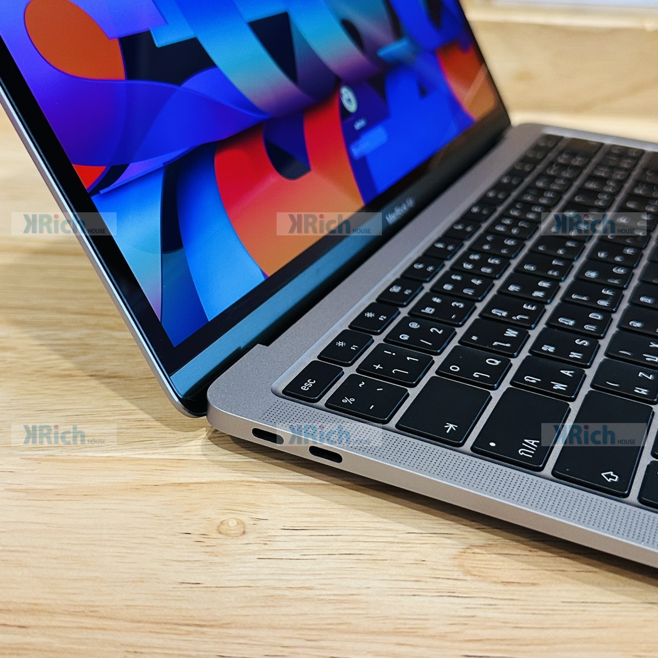 Apple MacBook Air 13-inch (M1, 2020) MacBook Air 13-inch (M1, 2020) M1 8-Core CPU 7-Core GPU 8GB 256GB SSD Space Gray Used Apple Care Plus15-07-2027 - Image 5
