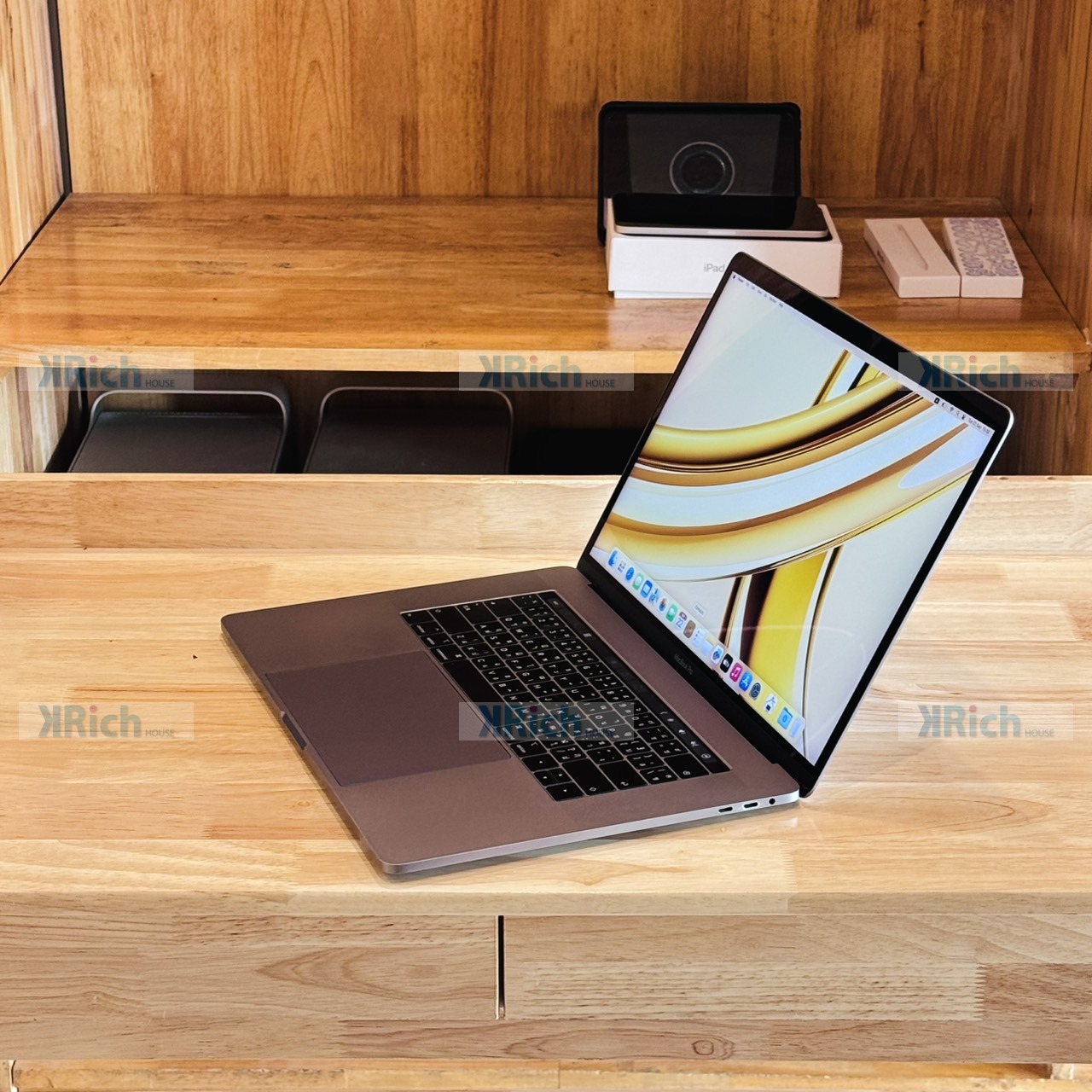 Apple MacBook Pro 15-inch (2019) MacBook Pro 15-inch (2019) 2.4GHz 8-Core Intel Core i9 Radeon Pro 555X 4GB 32GB 512GB Used 1-Month Warranty - Image 5