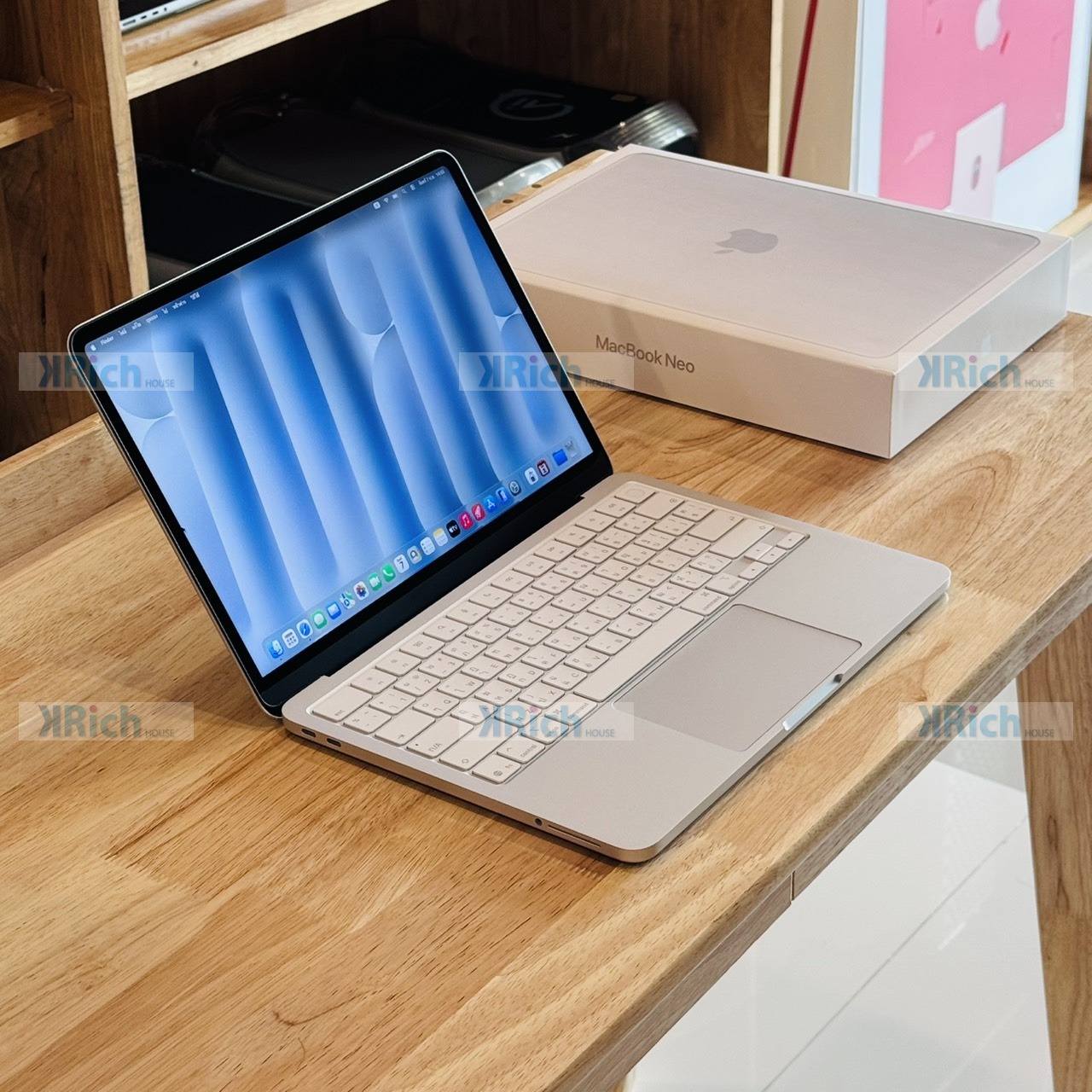 Apple MacBook Neo 13-inch 2026 A18 Pro 6-Core CPU 5-Core GPU 8GB 512GB – Silver, Used Like New, Apple Warranty until 24 August 2027