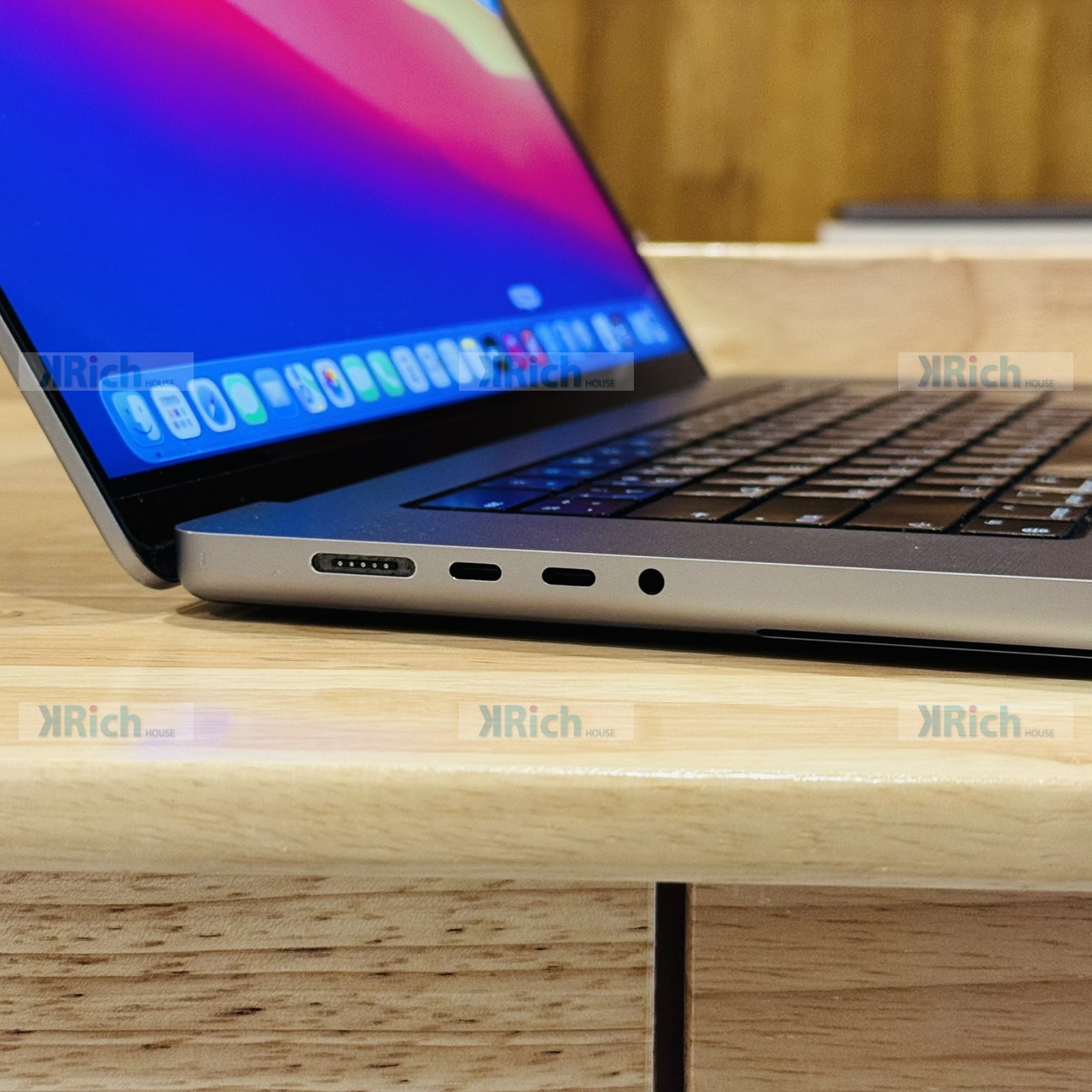 Apple MacBook Pro 16-inch MacBook Pro 16-inch (2021) M1 Max 10-Core CPU 24-Core GPU 32GB 1TB Space Gray Used 1-Month Warranty - Image 7