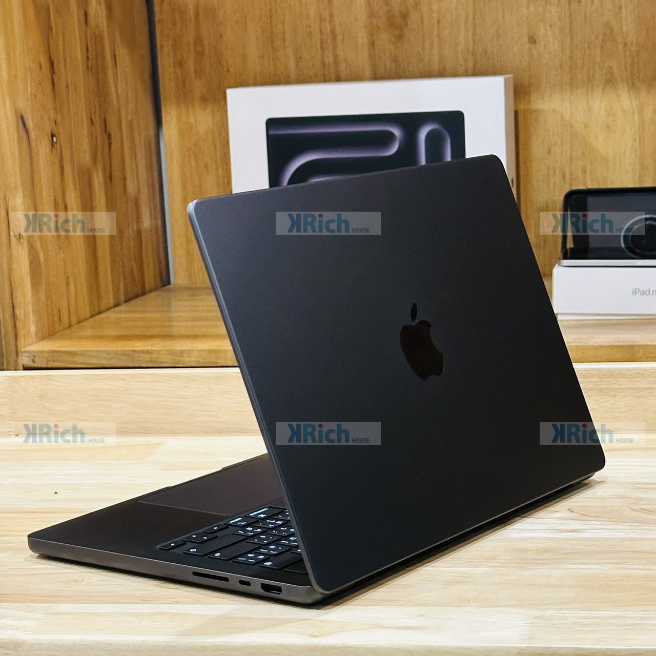 Apple MacBook Pro (14-inch, M5) MacBook Pro 14-inch (M5, 2025) 10-Core CPU 10-Core GPU 16GB 1TB Space Black Used, Center Warranty until 17 Jun 2027 - Image 8