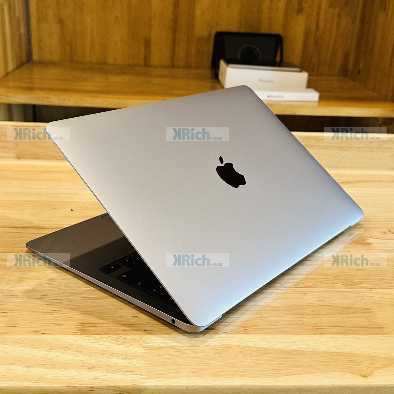 Apple MacBook Air 13-inch (M1, 2020) MacBook Air 13-inch (M1, 2020) M1 8-Core CPU 7-Core GPU 8GB 256GB SSD Space Gray Used Apple Care Plus15-07-2027 - Image 10