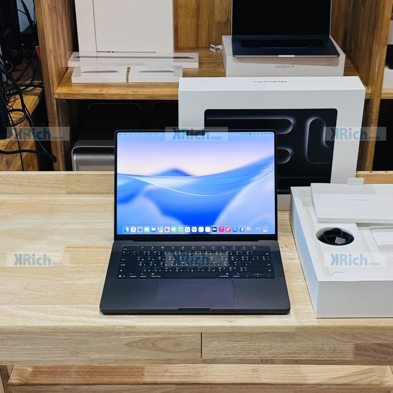 MacBook Pro 14-inch (M5) 2025 M5 10-Core CPU 10-Core GPU 16GB 512GB Like New Used Warranty 5-09-2027