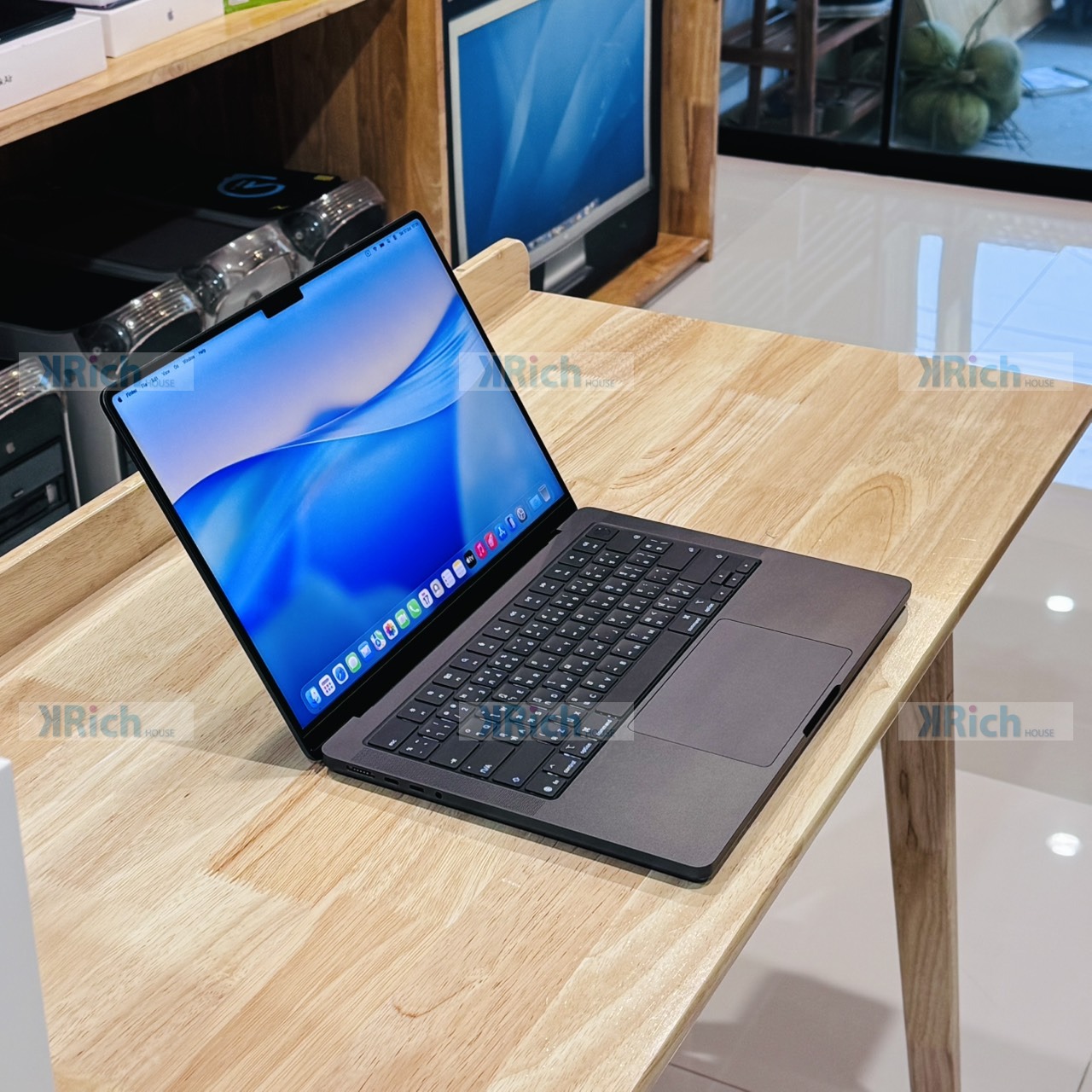 MacBook Pro 14-inch (M5) 2025 M5 10-Core CPU 10-Core GPU 16GB 512GB Like New Used Warranty 5-09-2027 - Image 3