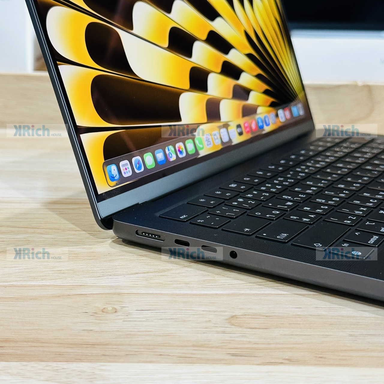 MacBook Pro 14-inch (M4, 2024) 10-Core CPU 10-Core GPU 16GB 512GB Used 1-Month Store Warranty - Image 3
