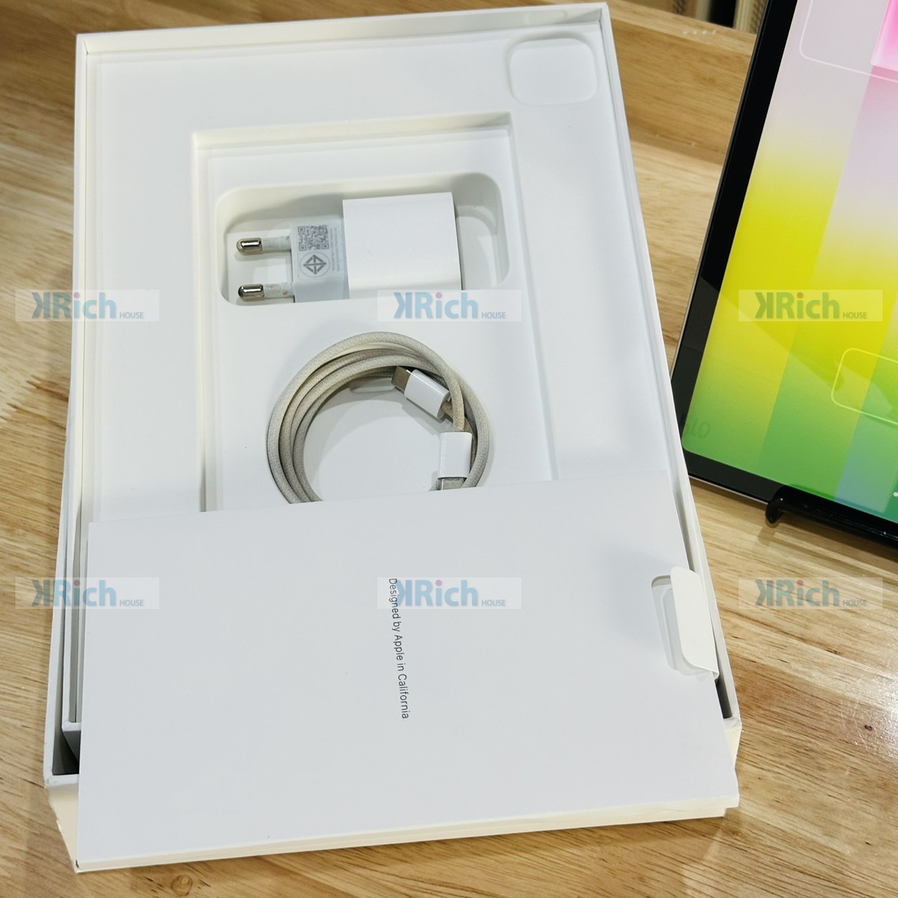 iPad Pro 11-inch (4th Generation) Wi-Fi 2022 M2 8-Core CPU 10-Core GPU 8GB 256GB Space Gray Used 1-Month Store Warranty - Image 4
