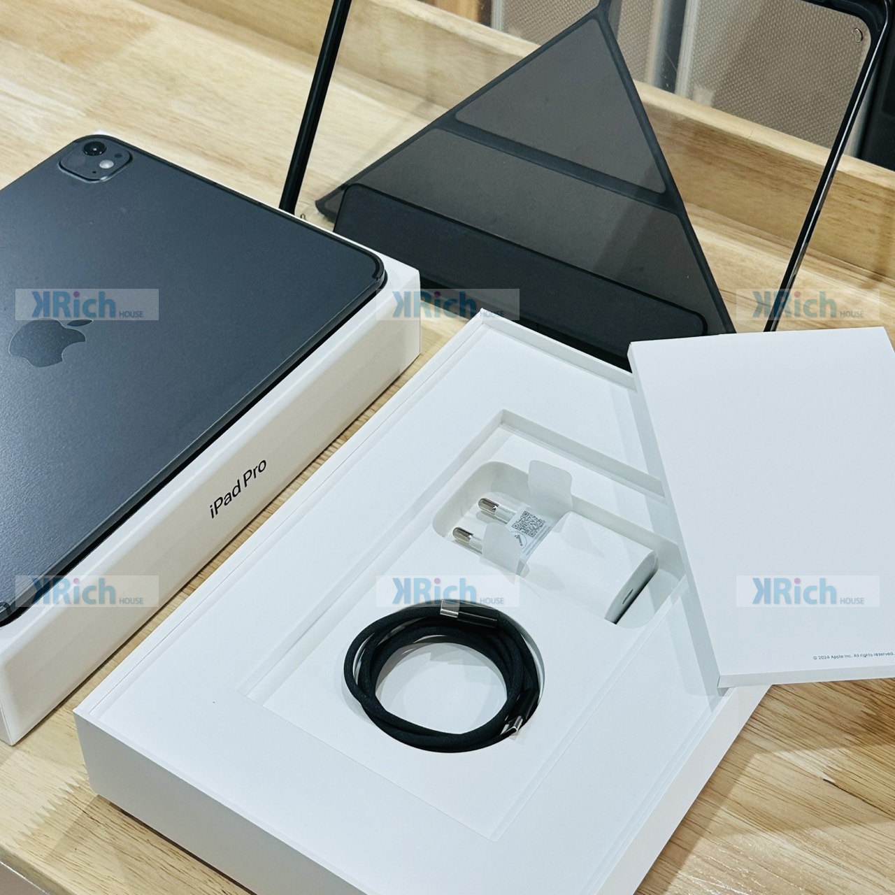 Apple iPad Pro 11-inch (M4) Wi-Fi + Cellular 2024, 9-Core CPU, 10-Core GPU, 8GB RAM, 256GB, Used, 1-Month Store Warranty - Image 4