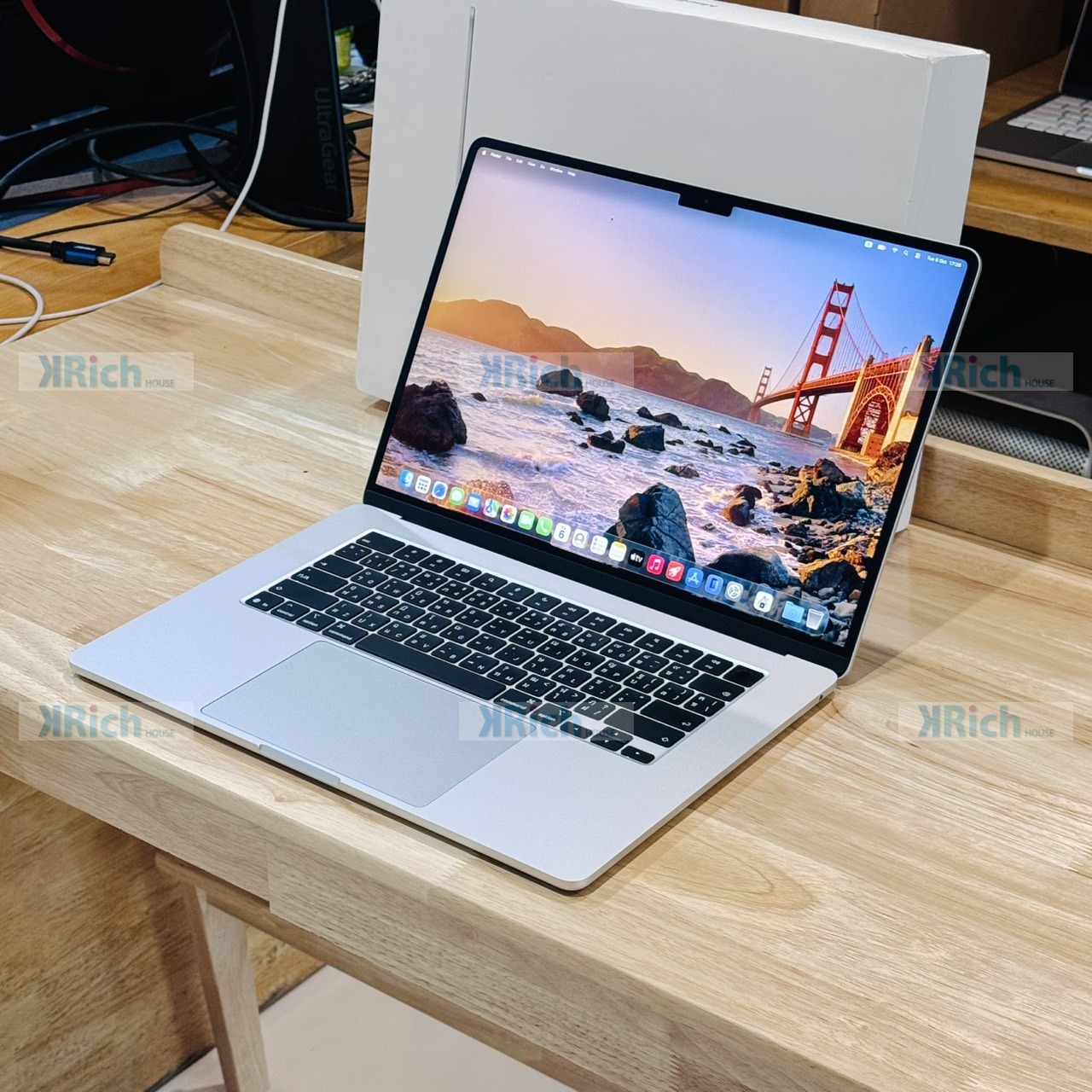 Apple MacBook Air 15-inch (M4, 2025) 10-Core CPU 10-Core GPU 16GB 256GB Silver Pre-Owned 1-Month Warranty - Image 4