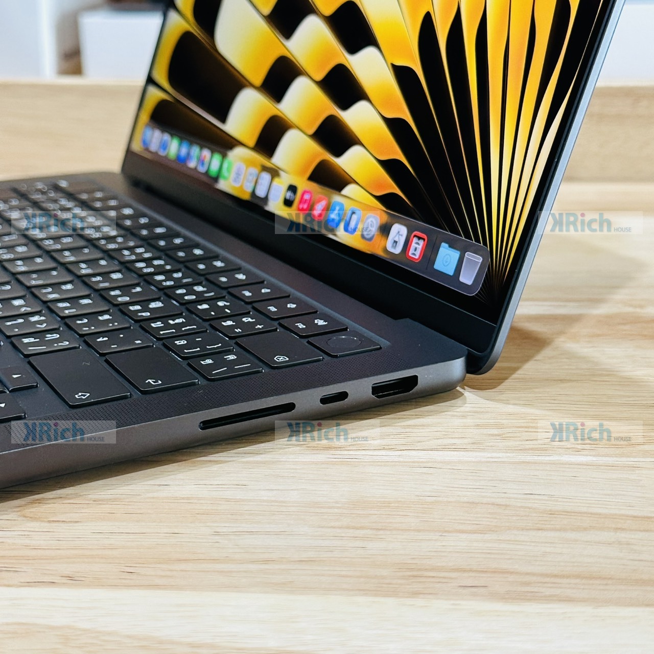 MacBook Pro 14-inch (M4, 2024) 10-Core CPU 10-Core GPU 16GB 512GB Used 1-Month Store Warranty - Image 4