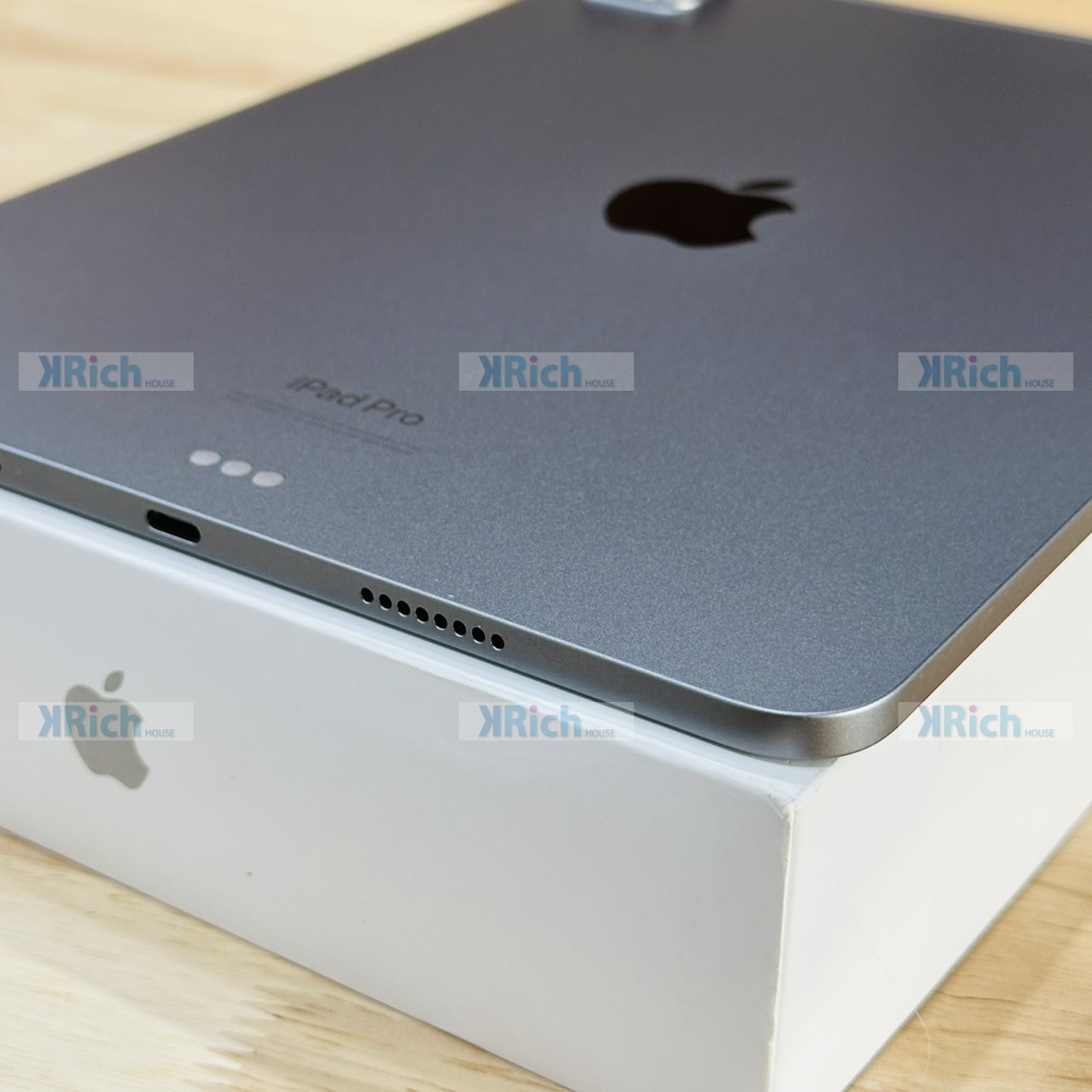 iPad Pro 11-inch (4th Generation) Wi-Fi 2022 M2 8-Core CPU 10-Core GPU 8GB 256GB Space Gray Used 1-Month Store Warranty - Image 5
