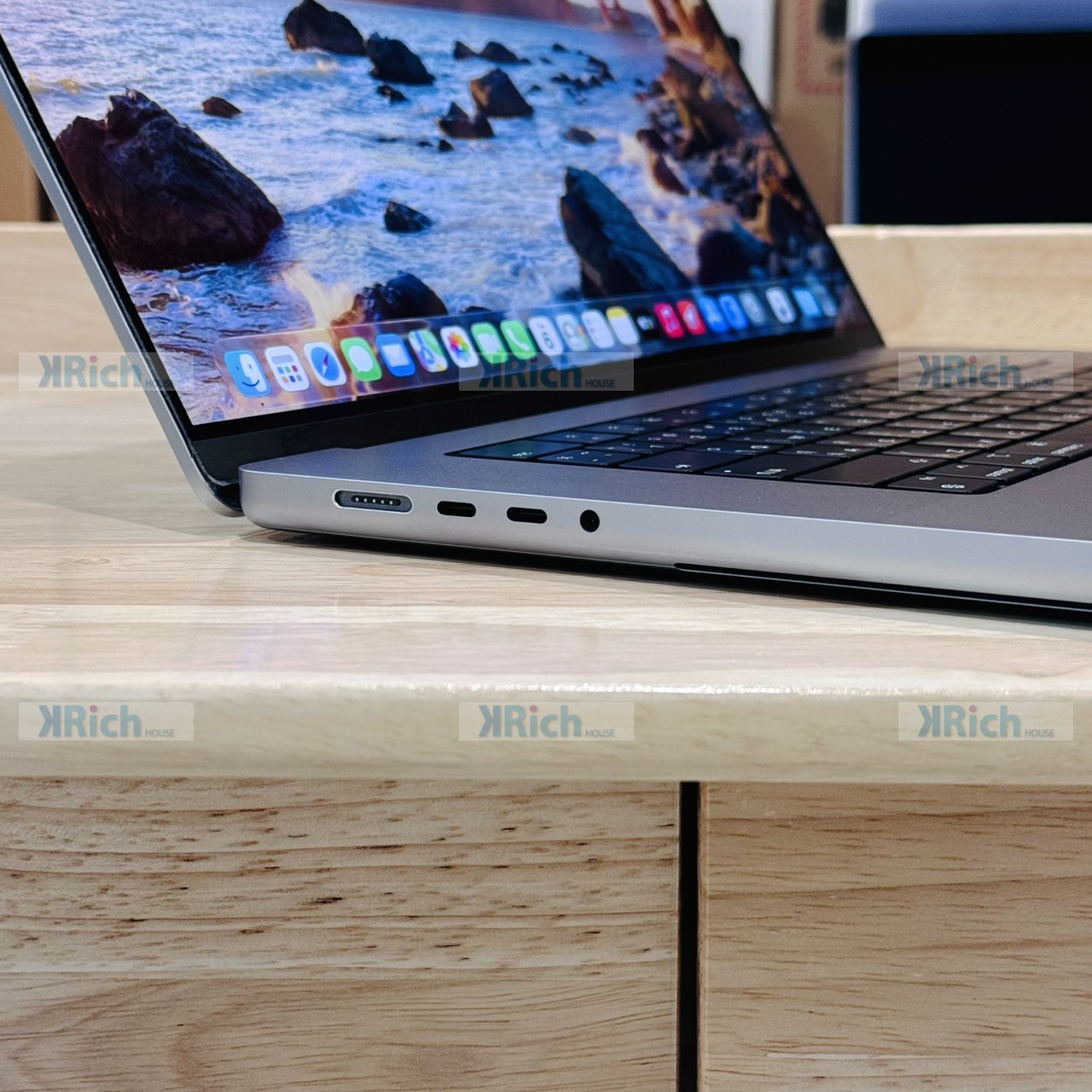 Apple MacBook Pro 16-inch (2021) M1 Max 10-Core CPU 32-Core GPU 64GB 2TB Space Gray Pre-Owned 1-Month Warranty - Image 7