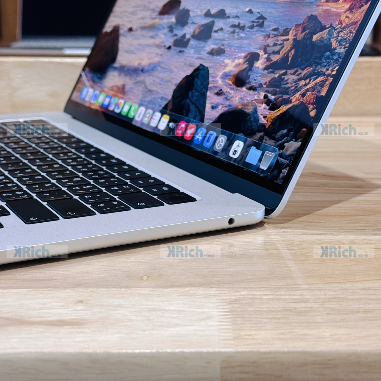 Apple MacBook Air 15-inch (M4, 2025) 10-Core CPU 10-Core GPU 16GB 256GB Silver Pre-Owned 1-Month Warranty - Image 7