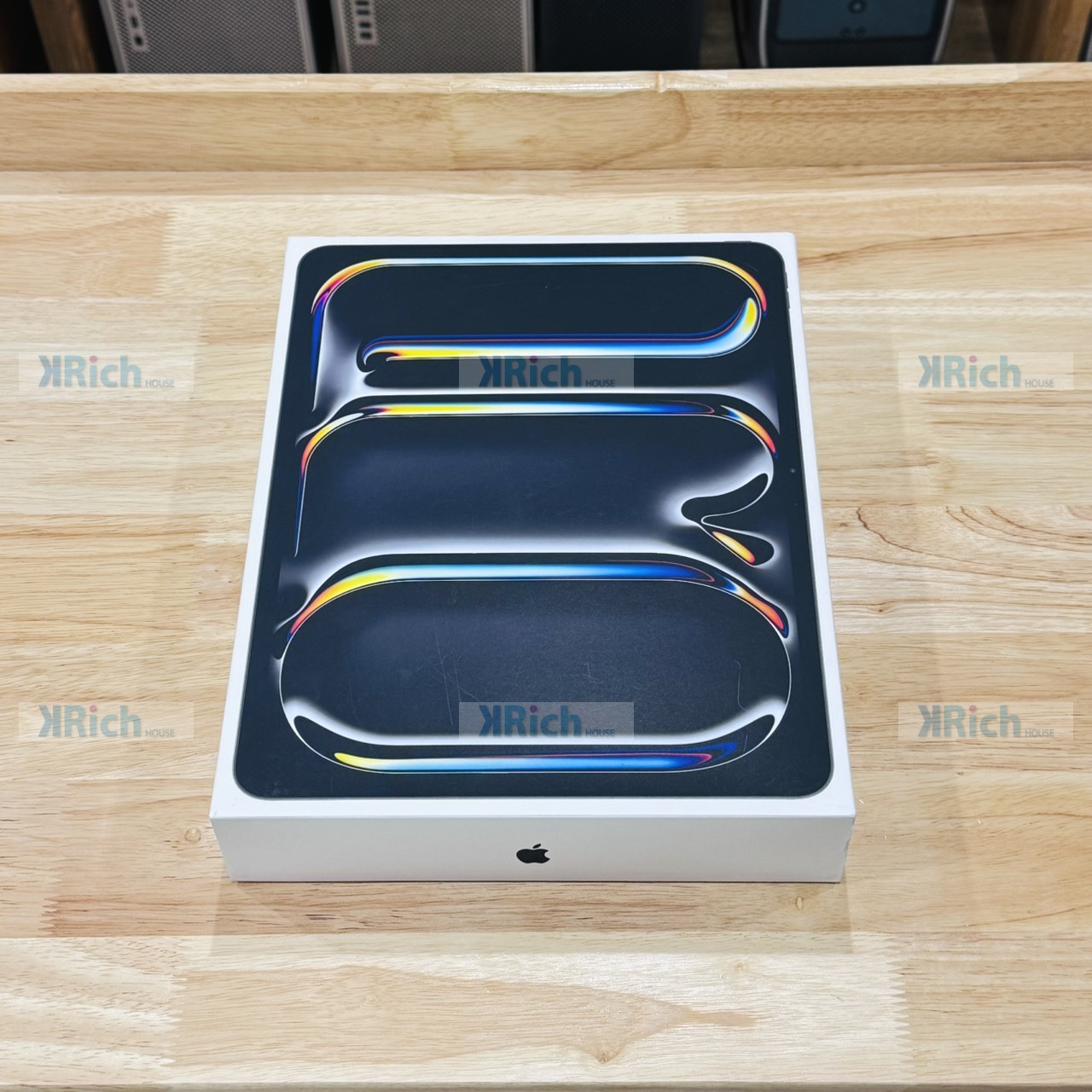 iPad Pro 13-inch (M5) Wi-Fi 2025 9-Core CPU 10-Core GPU 12GB RAM 256GB Space Black New AppleCare 1-Year Warranty - Image 7