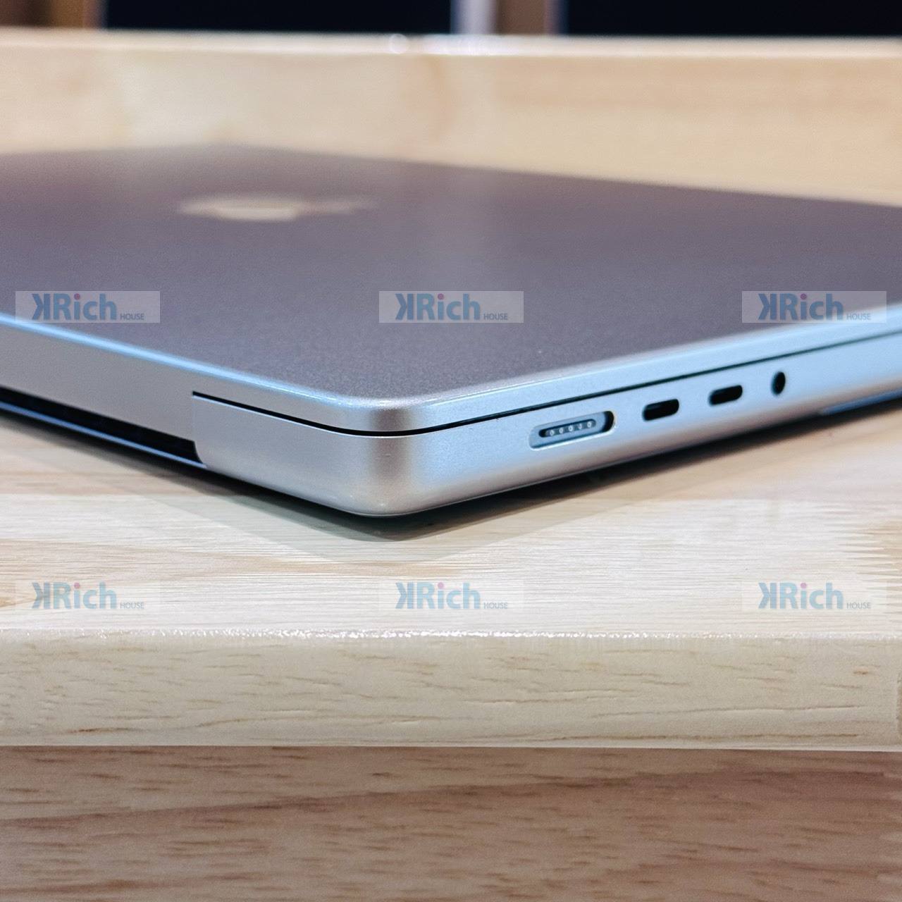 Apple MacBook Pro 16-inch (2021) M1 Max 10-Core CPU 32-Core GPU 64GB 2TB Space Gray Pre-Owned 1-Month Warranty - Image 8