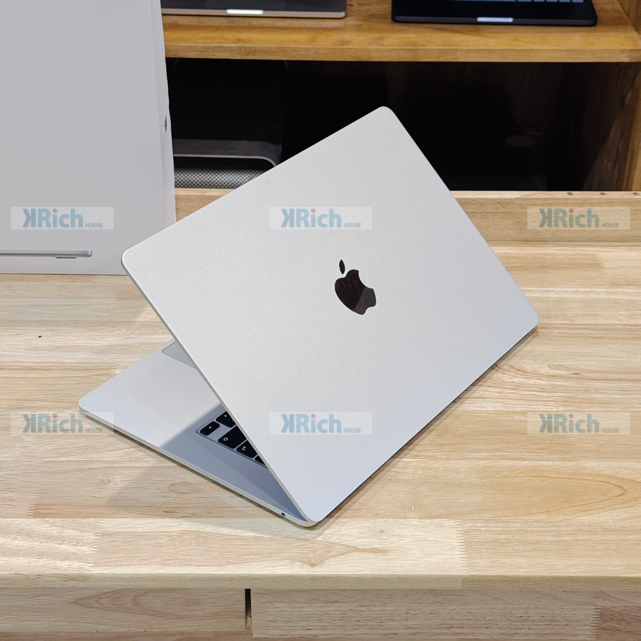 Apple MacBook Air 15-inch (M4, 2025) 10-Core CPU 10-Core GPU 16GB 256GB Silver Pre-Owned 1-Month Warranty - Image 9