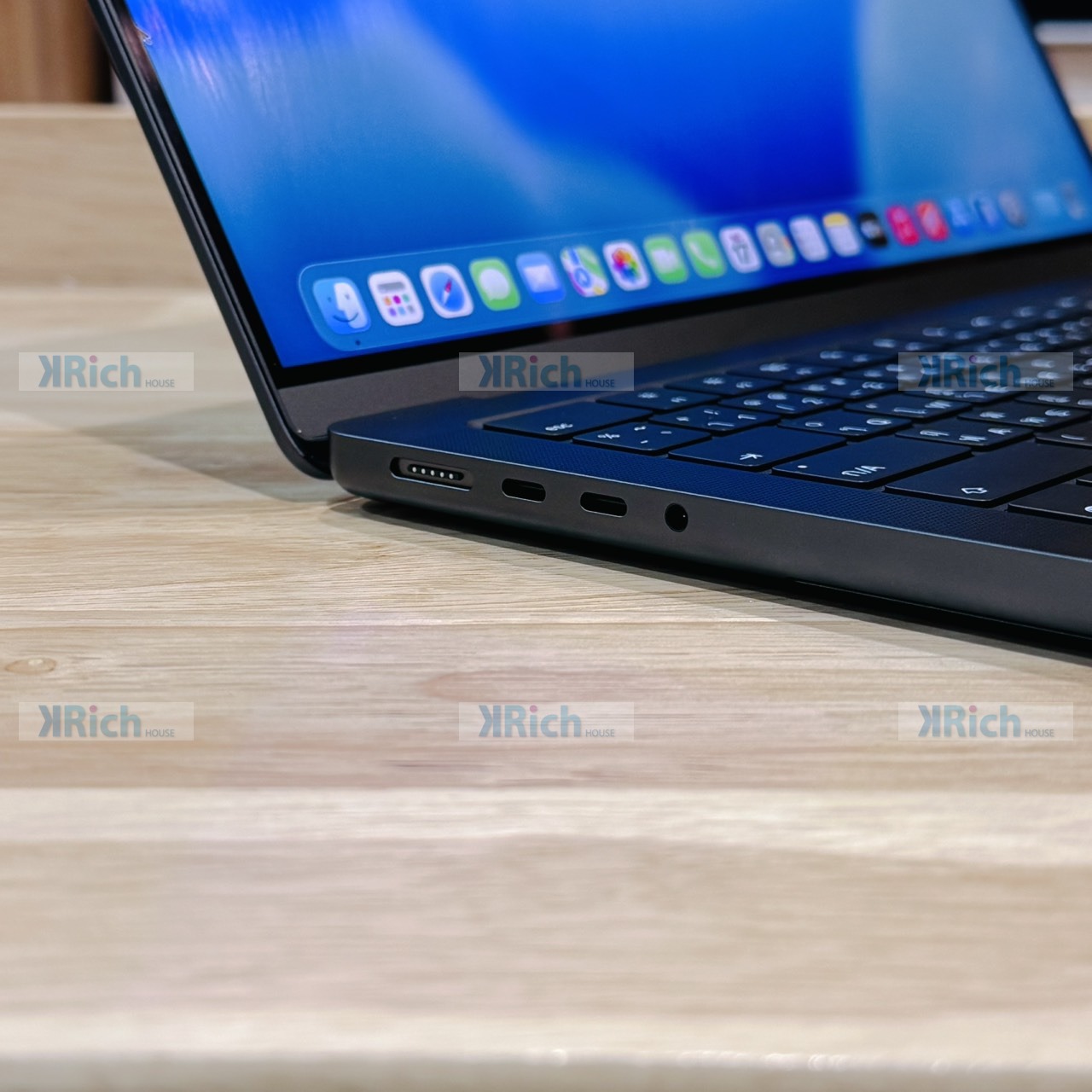 MacBook Pro 14-inch (M5) 2025 M5 10-Core CPU 10-Core GPU 16GB 512GB Like New Used Warranty 5-09-2027 - Image 9