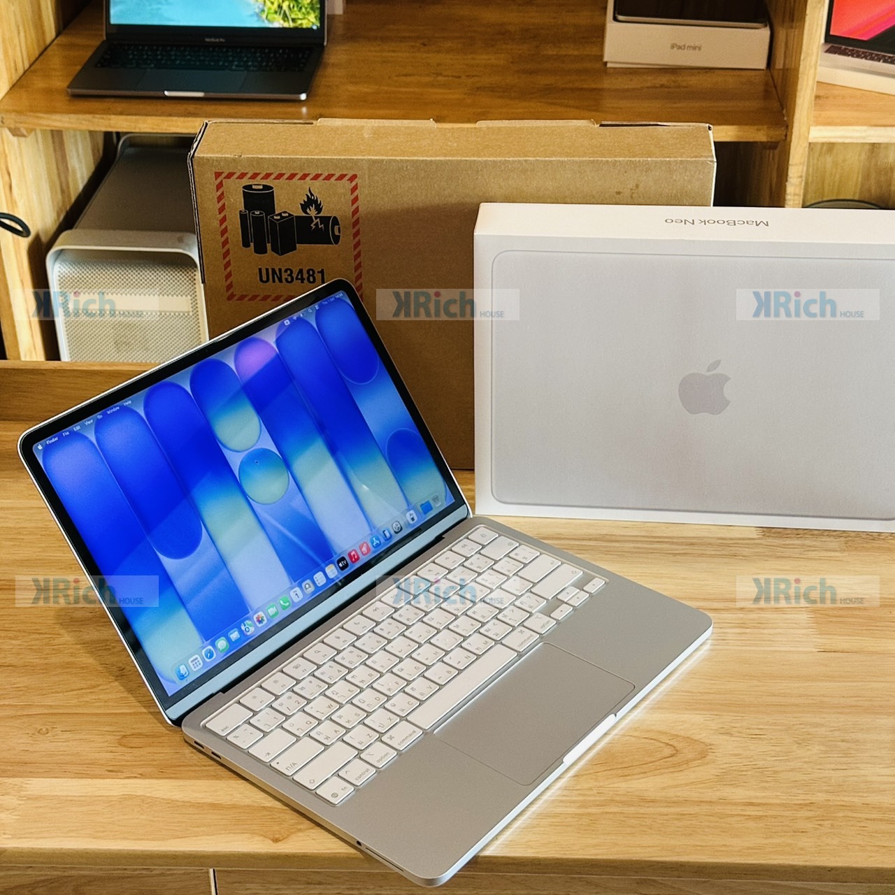 Apple MacBook Neo 13-inch 2026 A18 Pro 6-Core CPU 5-Core GPU 8GB 256GB SSD – Silver, Used Like New, Apple Warranty